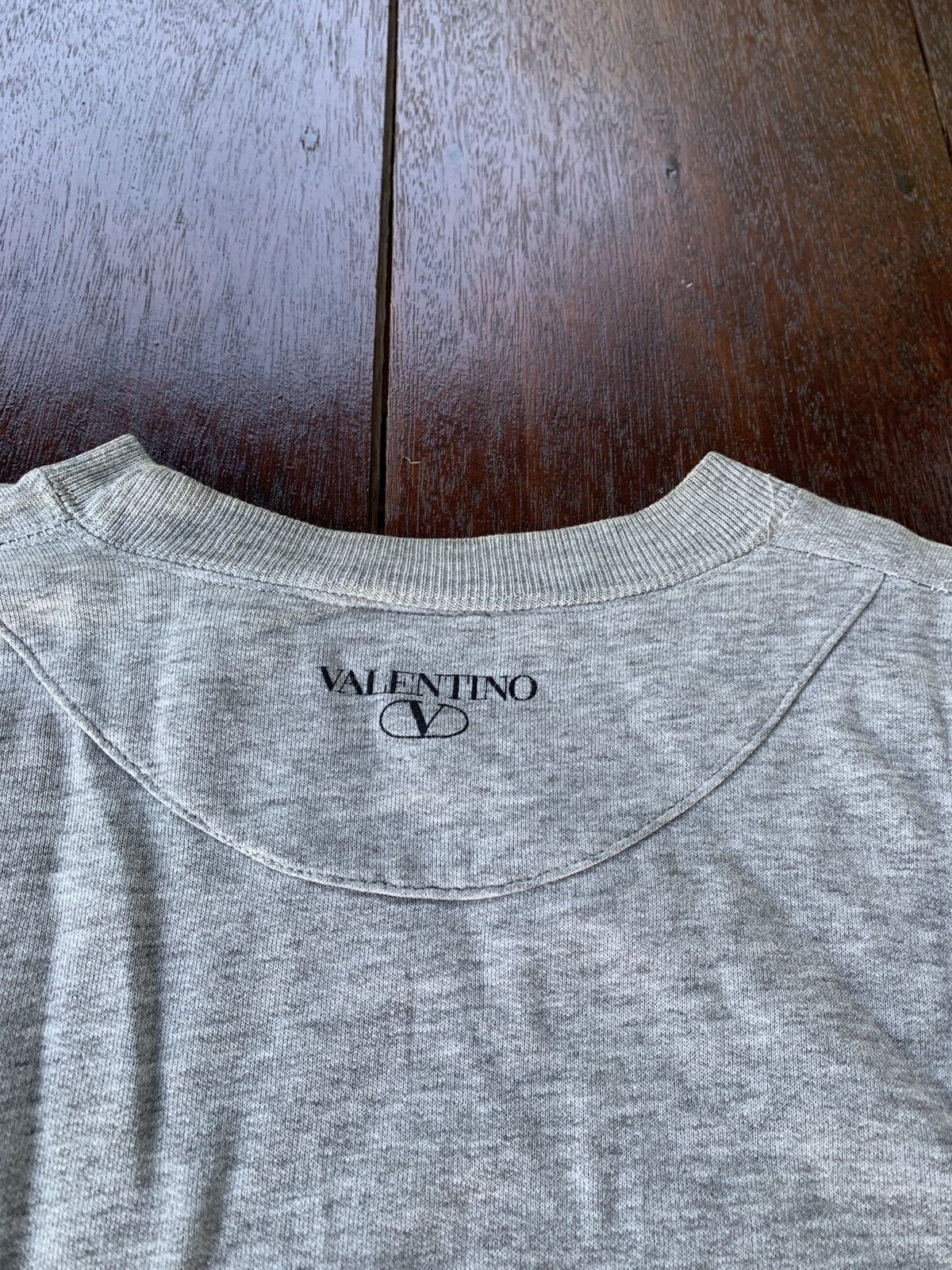 Valentino × Vintage Vintage Valentino Italy big logo grey sweatshirt Size US M / EU 48-50 / 2 - 6 Thumbnail