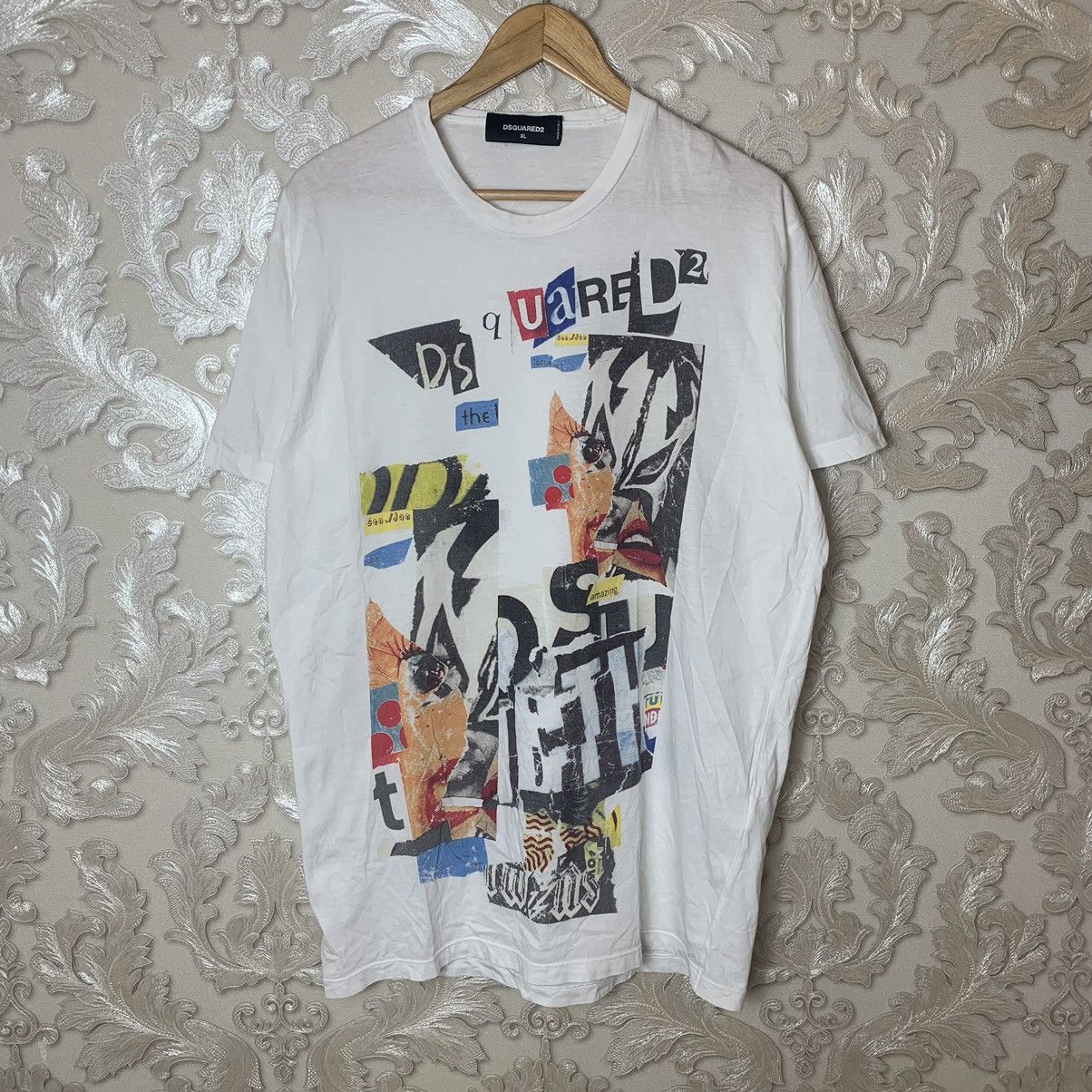 image of Dsquared2 Broken Face Logo T Shirt White, Men's (Size XL)