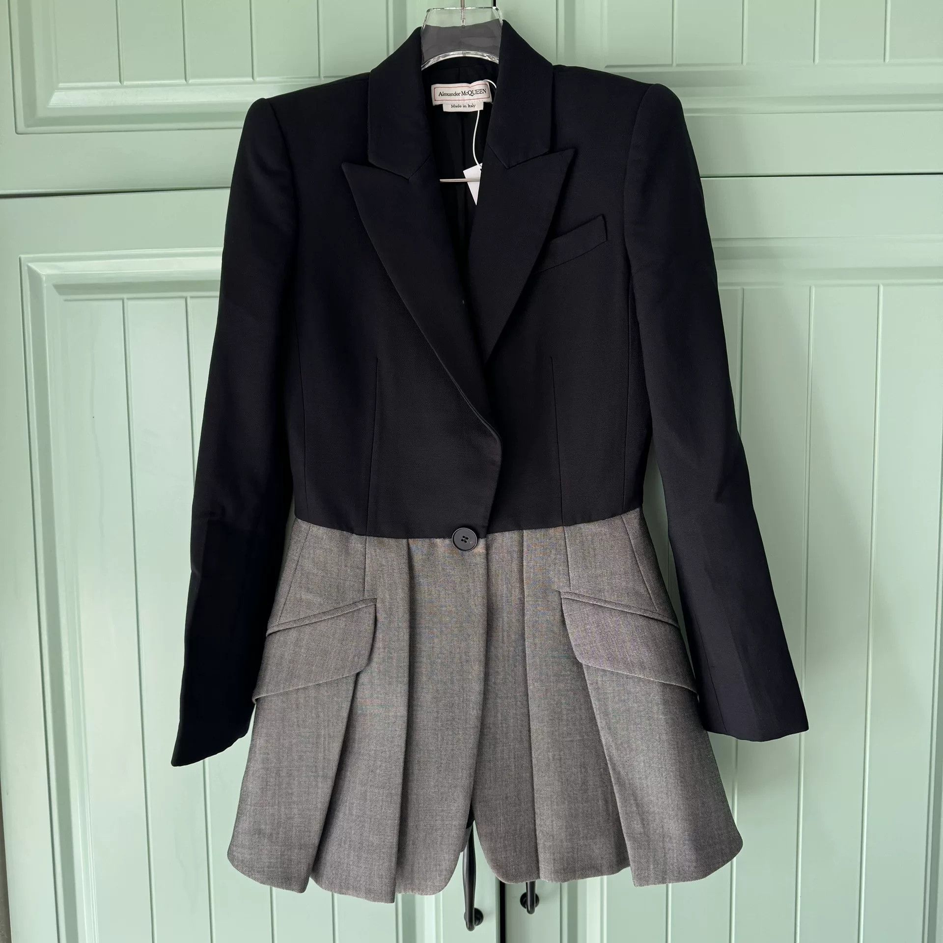Alexander McQueen Alexander McQueen Black Blazer Skirt Size S / US 4 / IT 40 - 1 Thumbnail