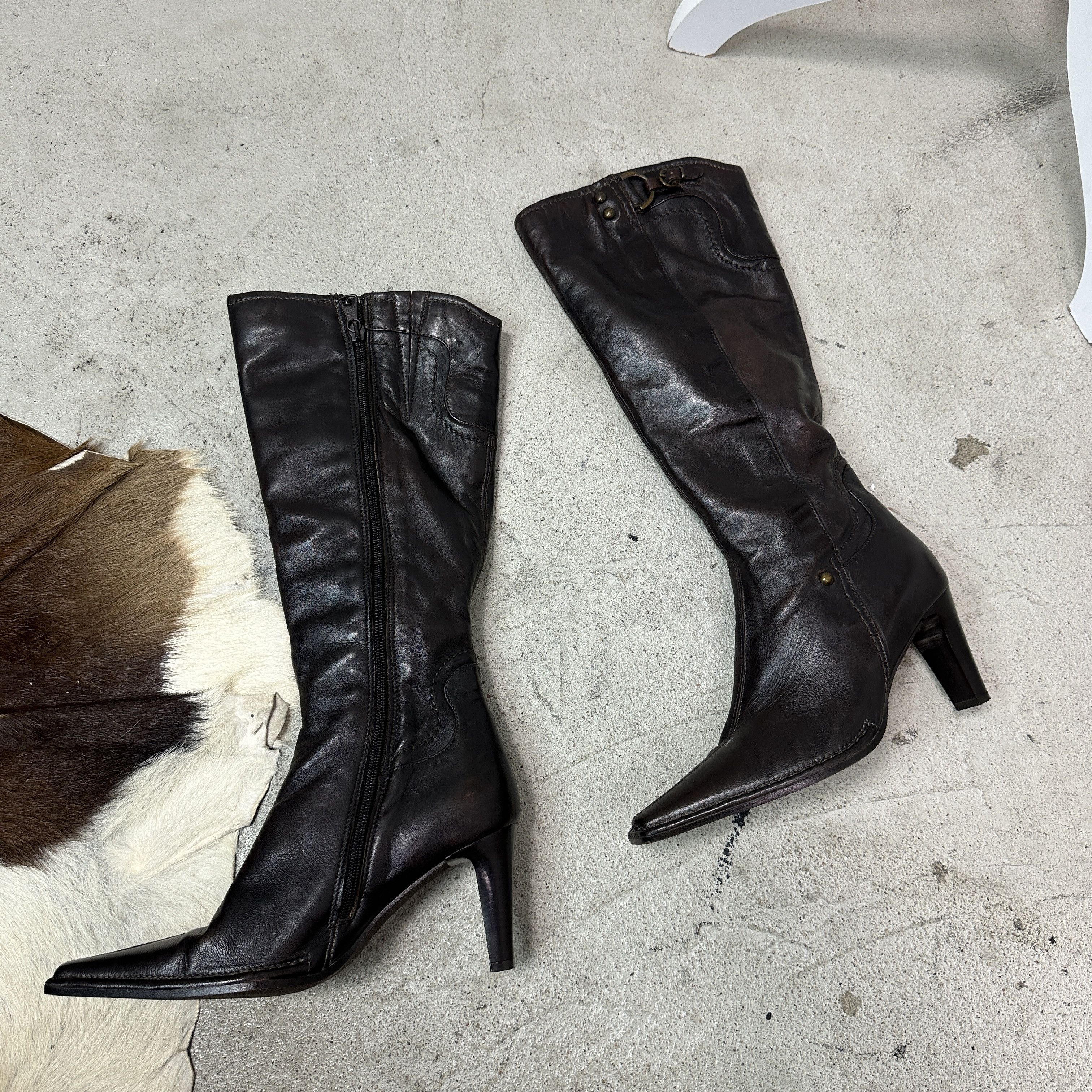 Vintage Vintage Leather Pointy Buckled Chocolate Brown Boots Y2K Size US 6 / IT 36 - 8 Thumbnail