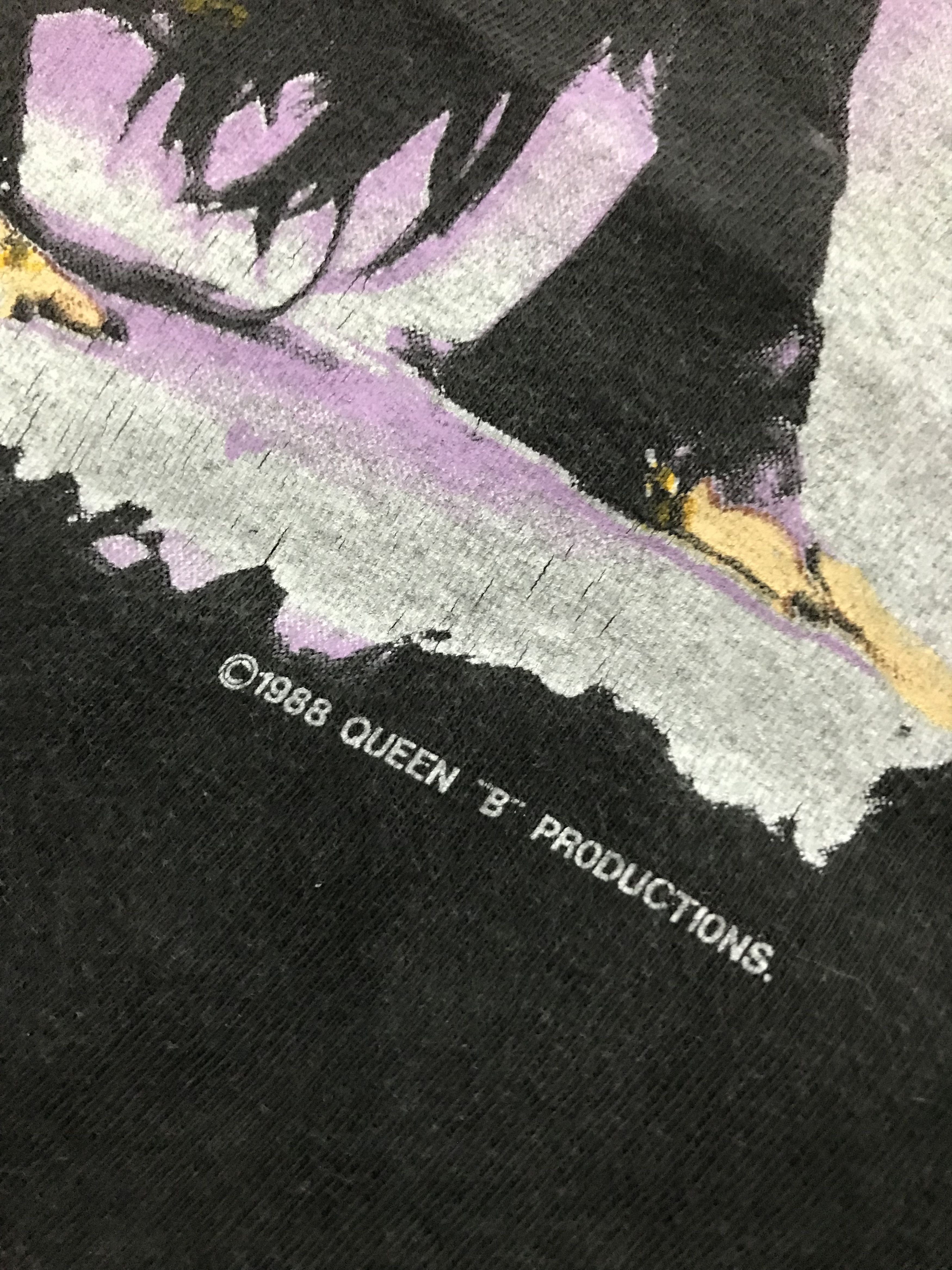 Other Vintage Elvira Mistress of the Dark T-Shirt Size US L / EU 52-54 / 3 - 9 Thumbnail