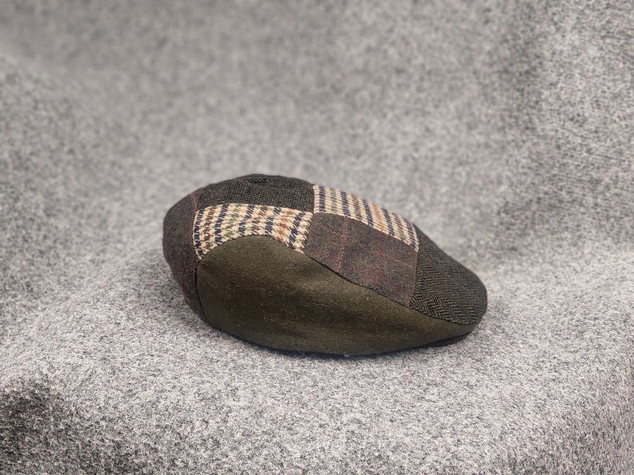 Harris Tweed Vintage 90's Heritage Harris Tweed Patchwork flat cap hat Size ONE SIZE - 4 Thumbnail