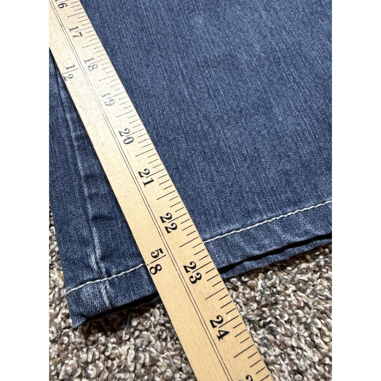 Wrangler Wrangler Aura Capri Women's Jeans Size 10 Blue Denim 34X23 Mid rise Size 32" / US 10 / IT 46 - 7 Thumbnail