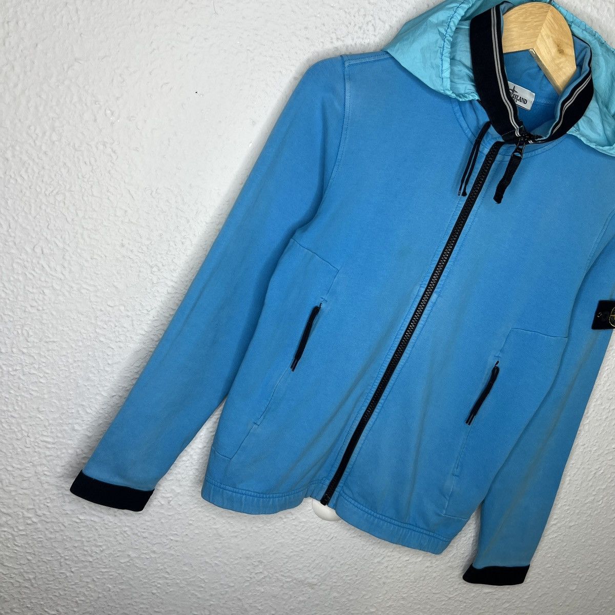 Stone Island Stone Island Sweatshirt Hoodie Blue Badge Logo Size S / US 4 / IT 40 - 3 Thumbnail