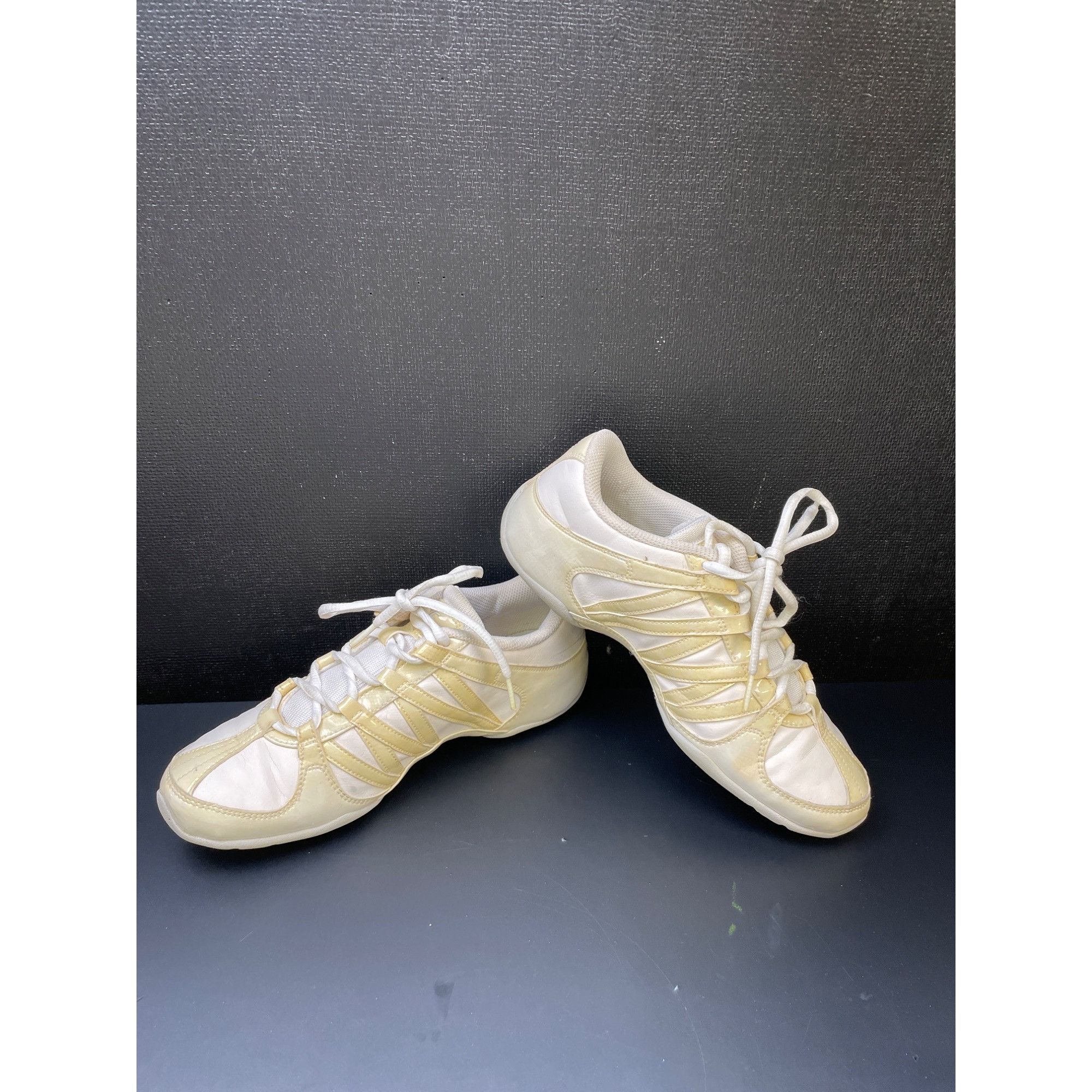 Nike Nike Women's White/Beige Sneakers/Cheer Shoes Size 8 SKU 548 Size US 8 / IT 38 - 2 Thumbnail