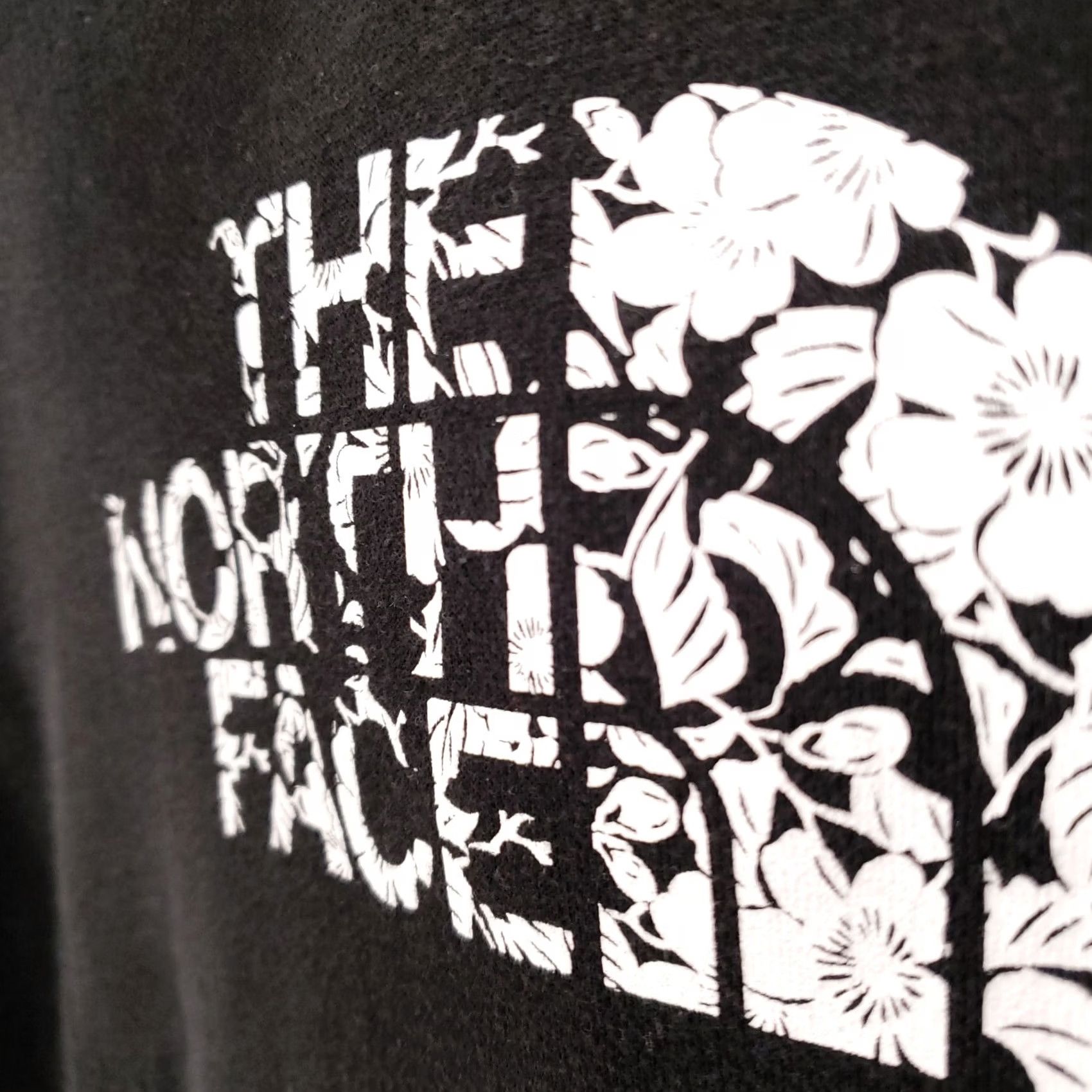 The North Face The North Face Hoodie Women S Black Pullover Hooded Drawstring Pocket Knit Size S / US 4 / IT 40 - 4 Thumbnail