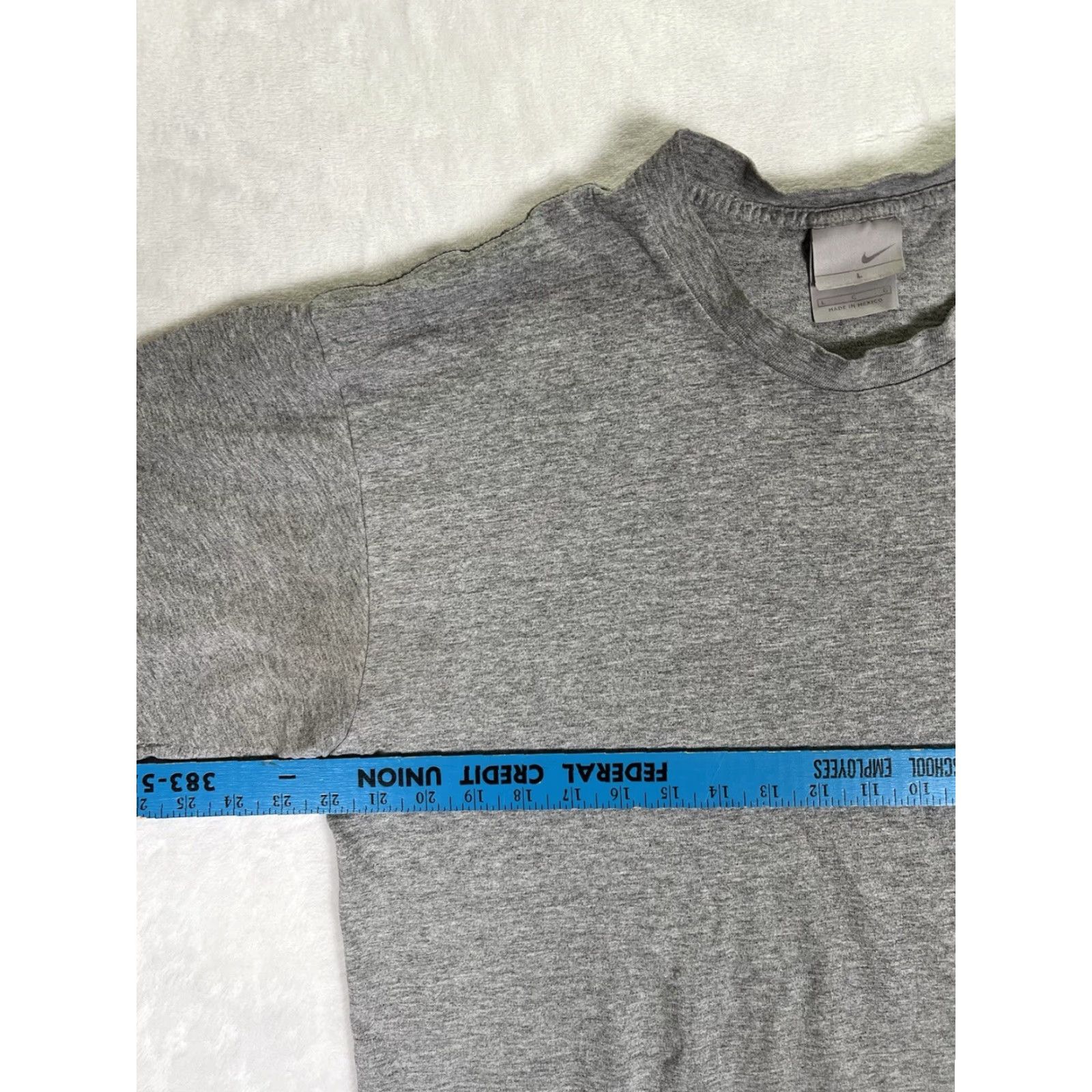 Nike VINTAGE Nike Gray Essential T-Shirt Mini Swoosh Embroidery Size L Men Regular Short Sleeve Crew Neck 90s Sports Classic | Nike Air Size US L / EU 52-54 / 3 - 6 Thumbnail