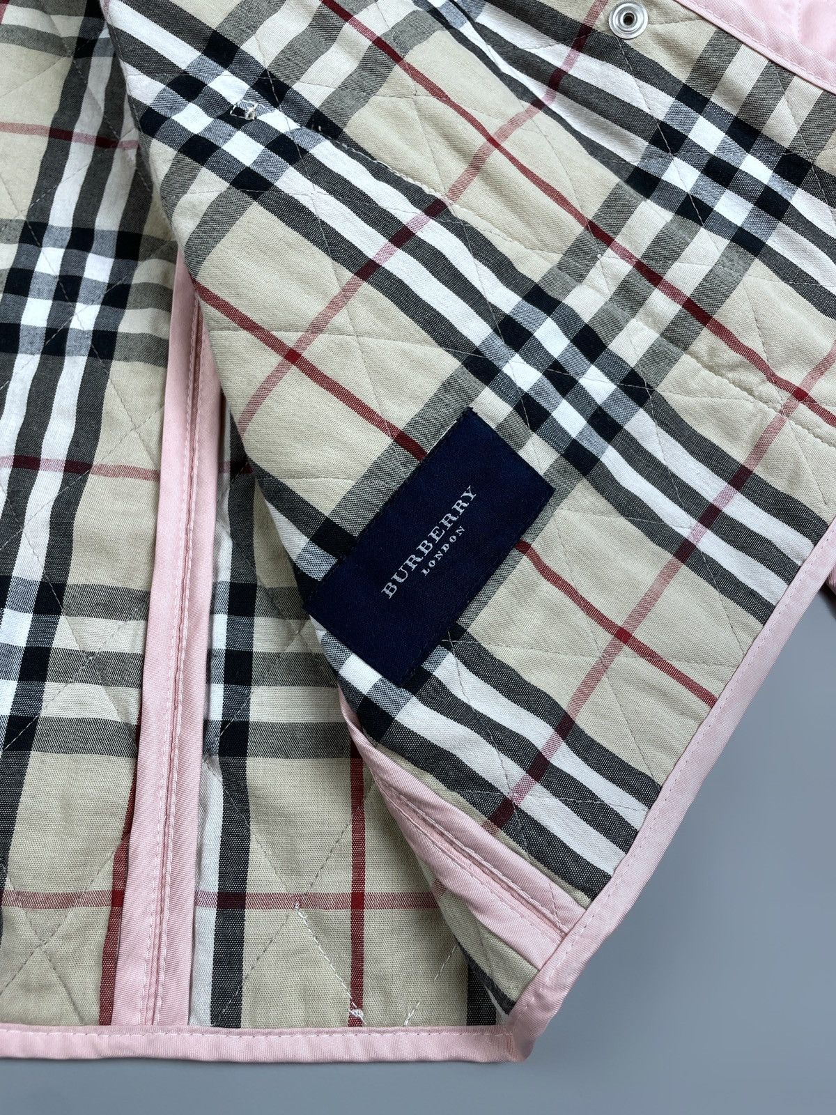 Burberry Burberry London Vintage Quilted Jacket Nova Check Lining M Size M / US 6-8 / IT 42-44 - 19 Thumbnail