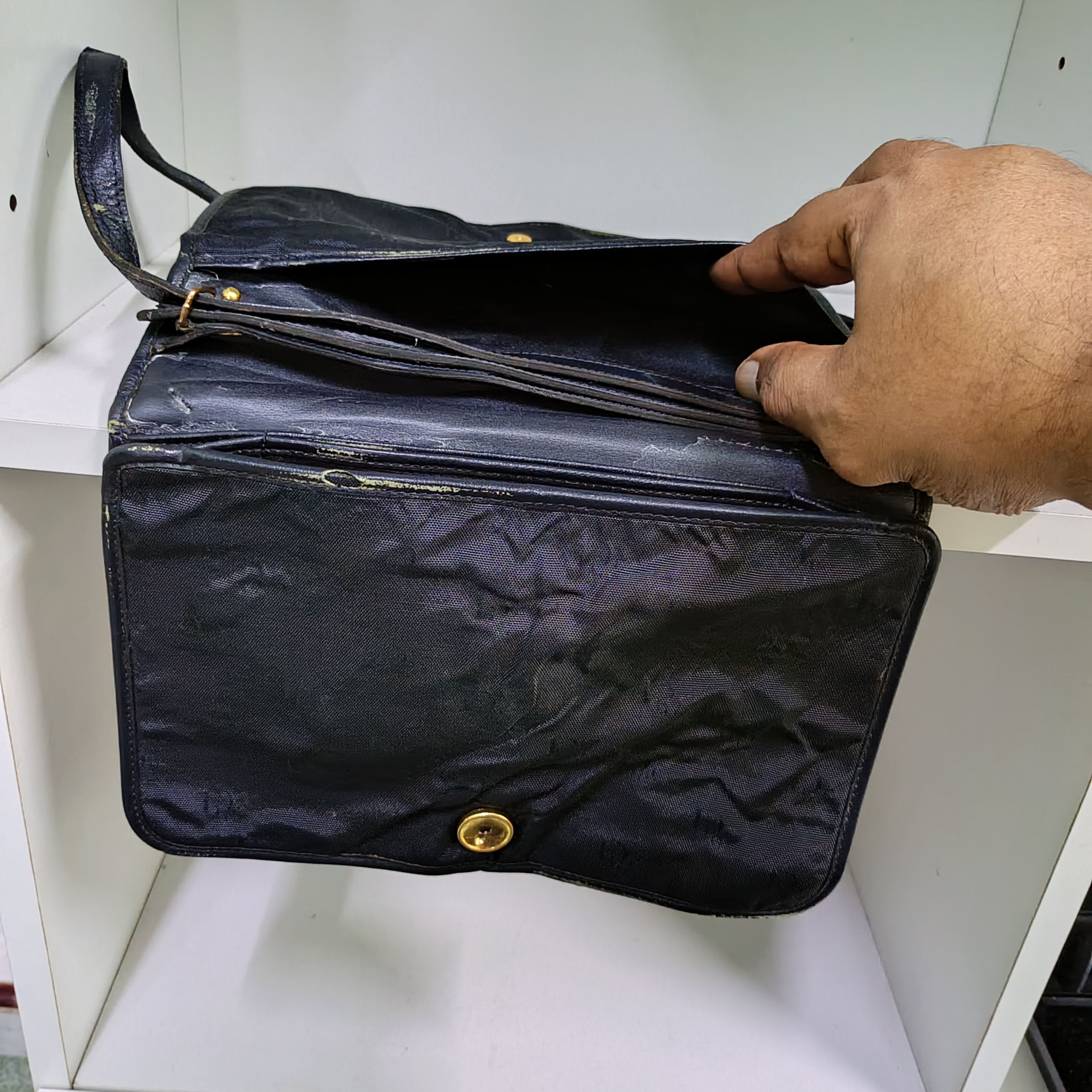 Dior VTG Christian Dior Navy Leather Shoulder Bag + Coin Purse Size ONE SIZE - 13 Thumbnail