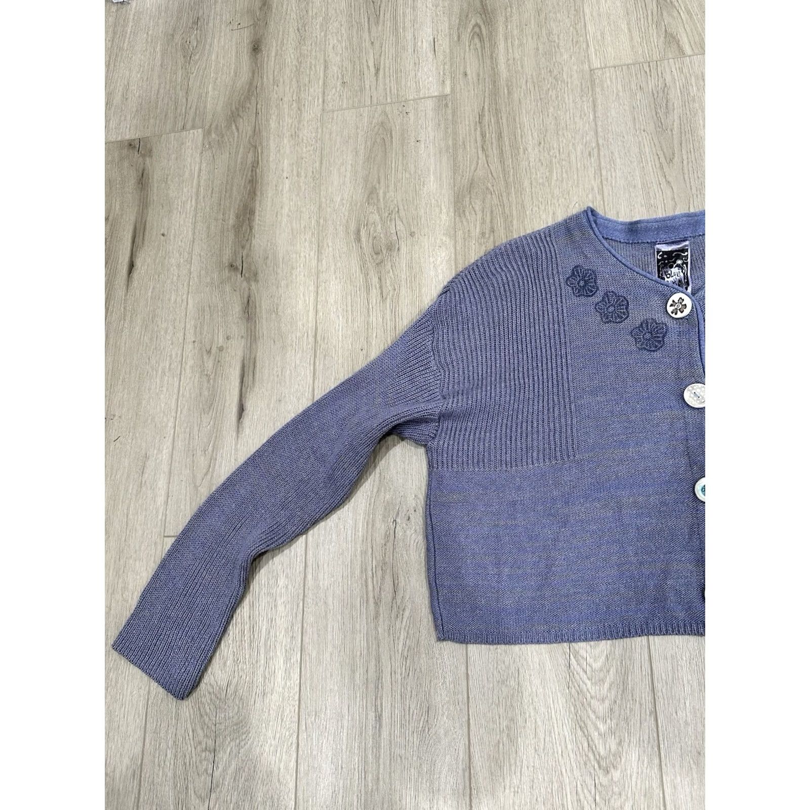 Vintage VINTAGE Blue Fish Cardigan Shirt Womens One Size Purple Tulip Round Neck Long Sleeve Button Up Cotton Rayon Pattern Flower Size ONE SIZE - 4 Thumbnail