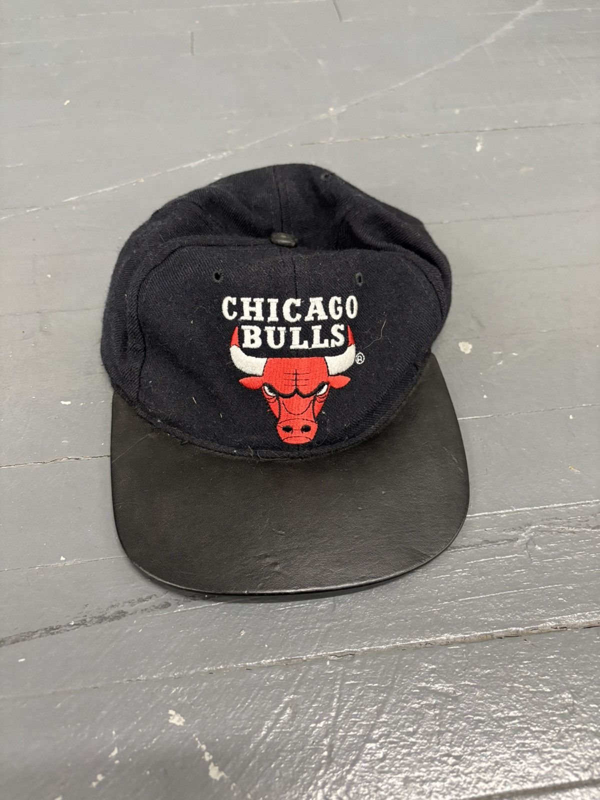 NBA × Starter × Vintage Vintage 90s Chicago Bulls starter hat Size ONE SIZE - 1 Thumbnail