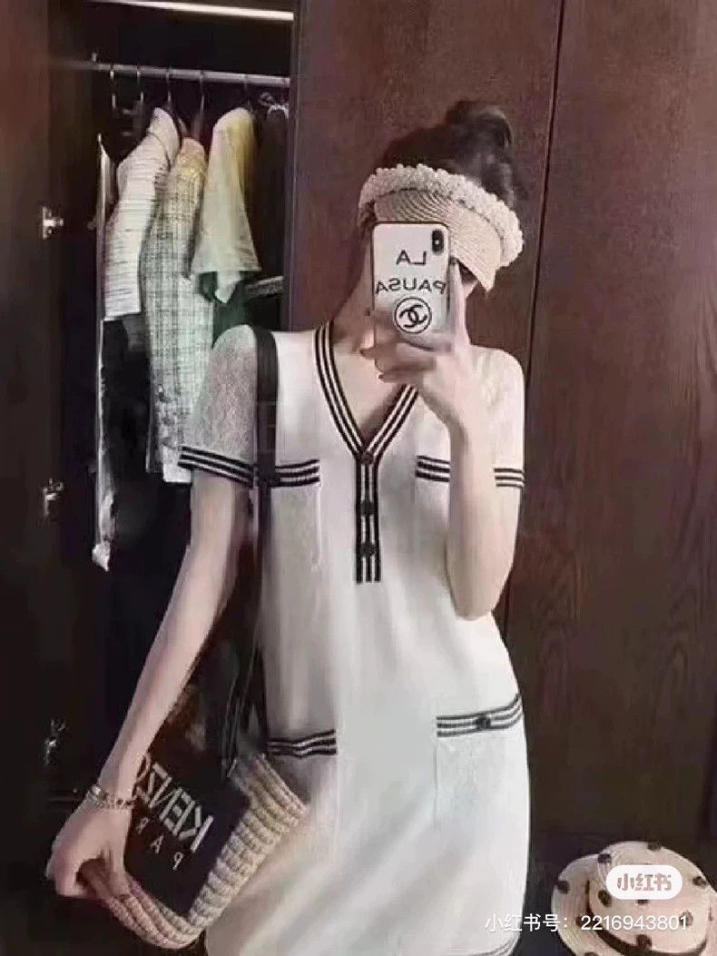 Chanel Chanel White V-neck four-pocket knitted dress Size XXS / US 00 / IT 34 - 7 Thumbnail