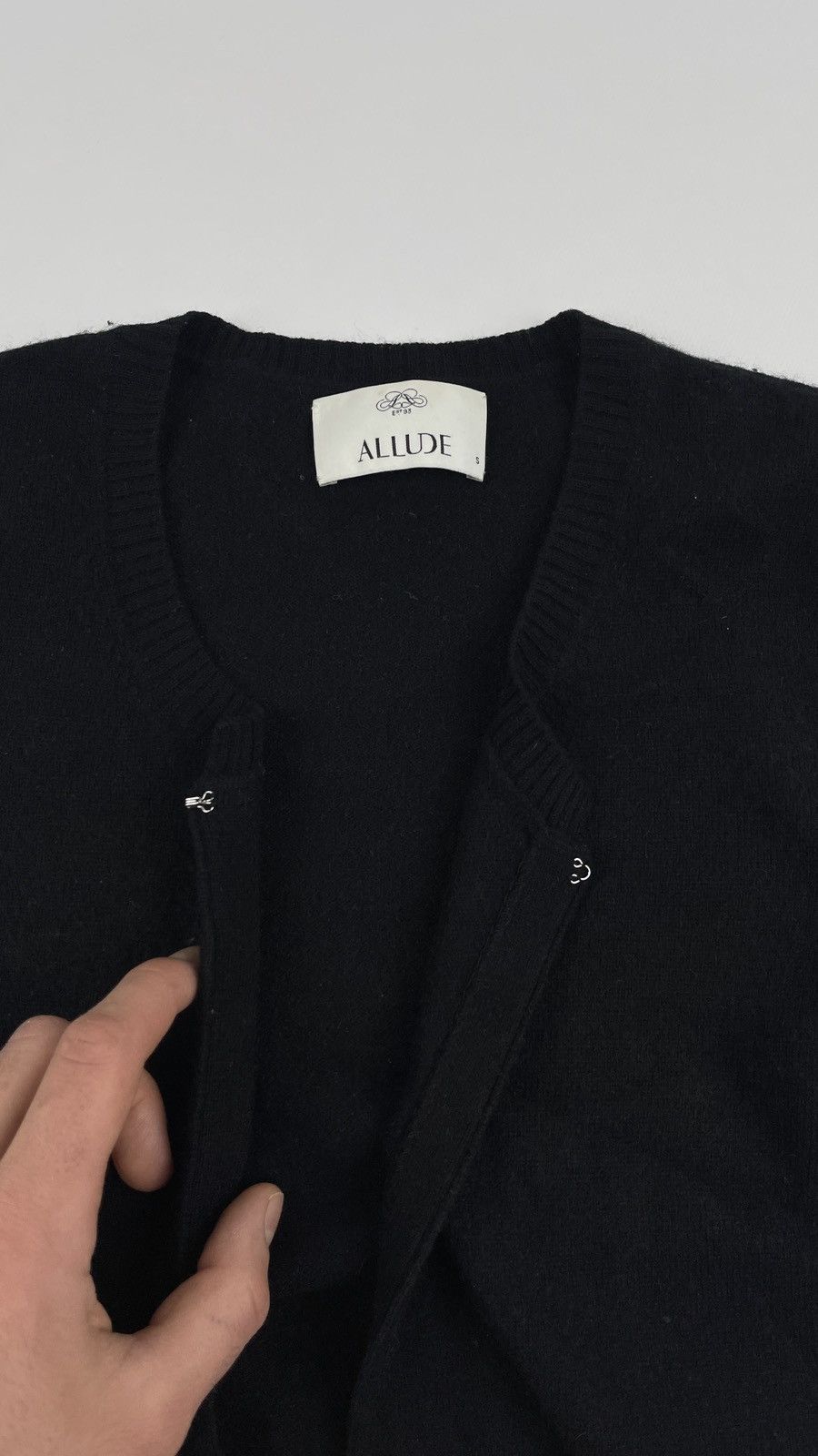 Allude Allude 100% Cashmere Black Cardigan Size S / US 4 / IT 40 - 5 Thumbnail