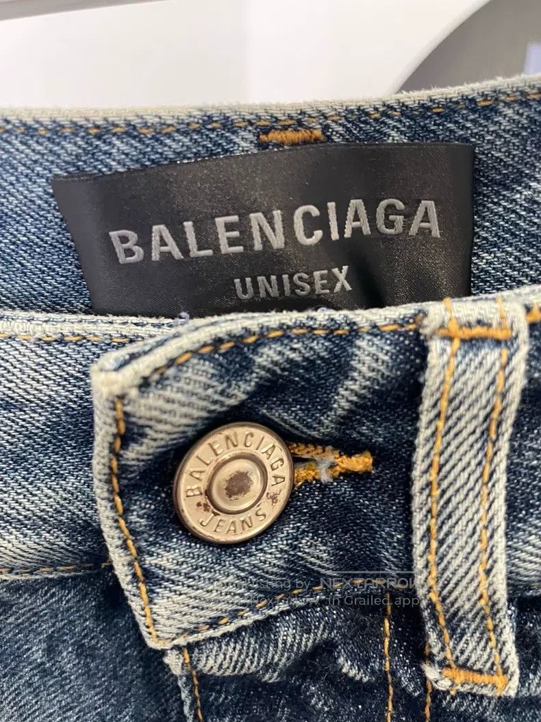 Balenciaga Balenciaga size S Heavy Distressed Washed Denim Shorts Size US 27 - 4 Thumbnail