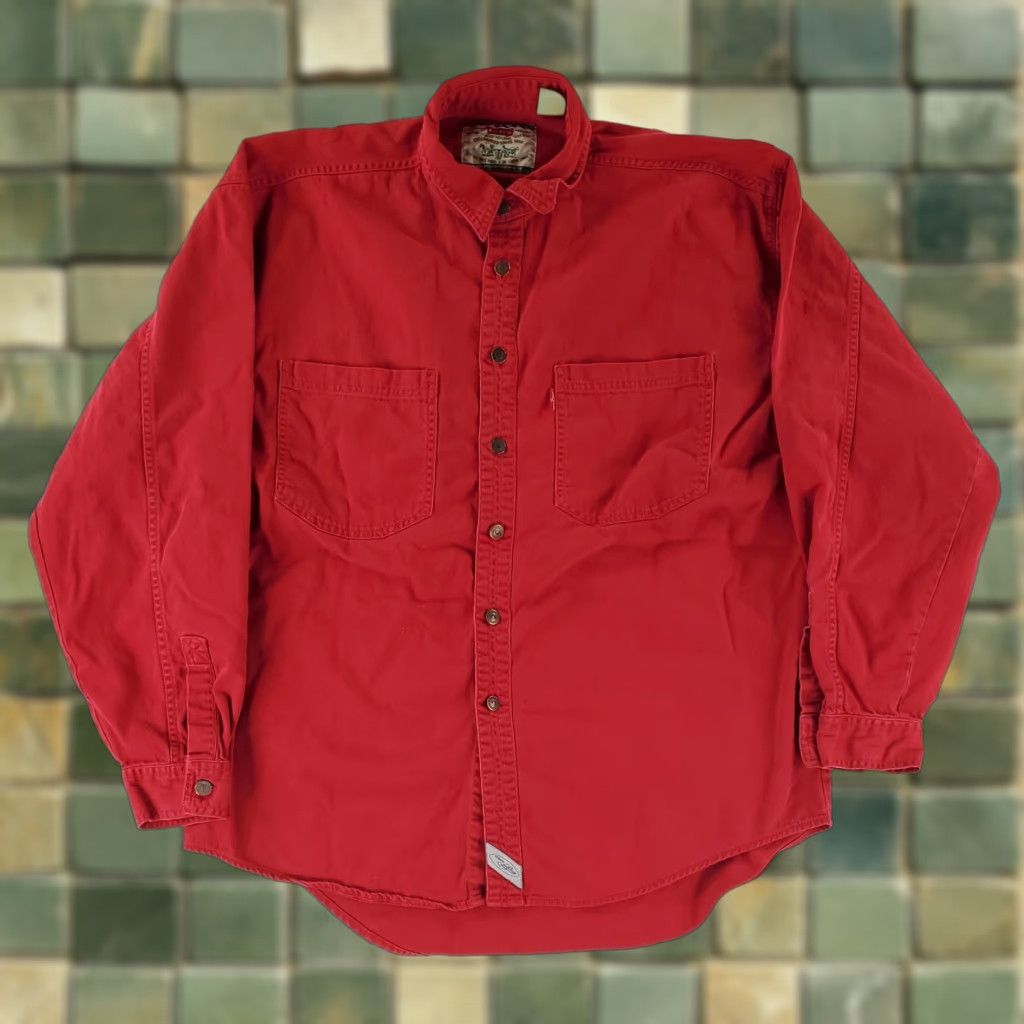Levi's Vintage Levi's 90s Red Denim Button-Up Shirt XL User: Vintage Levi's 90s Red Denim Button-Up Shirt XL Size US XL / EU 56 / 4 - 1 Thumbnail