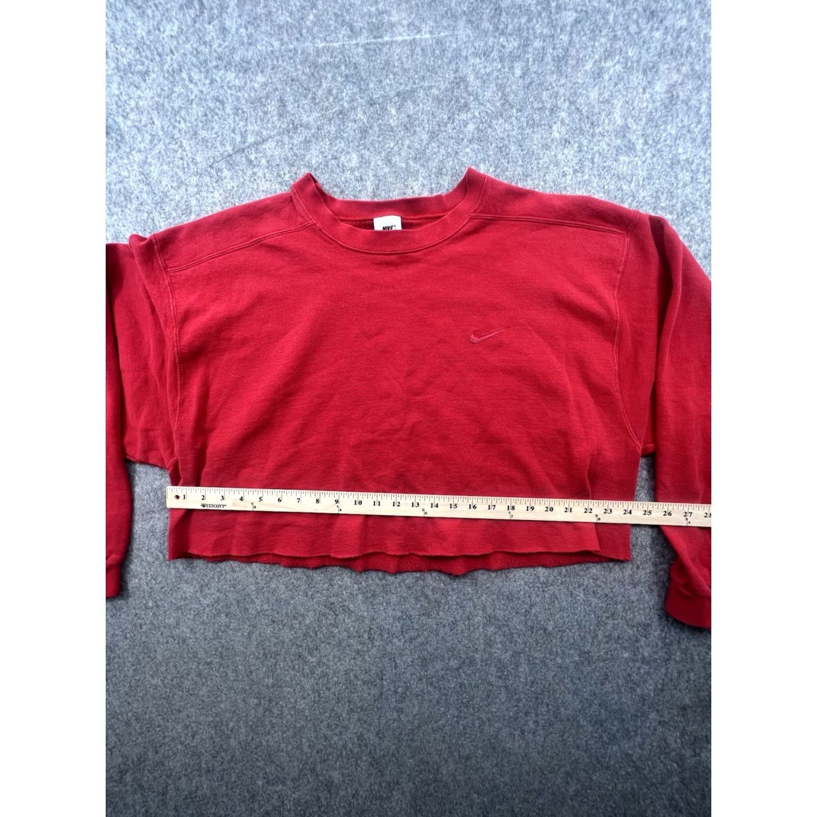 Nike VINTAGE Nike Women's Cropped Red Long Sleeve Sweatshirt XL Shirt Womens 1990s Nike Size XL / US 12-14 / IT 48-50 - 2 Thumbnail