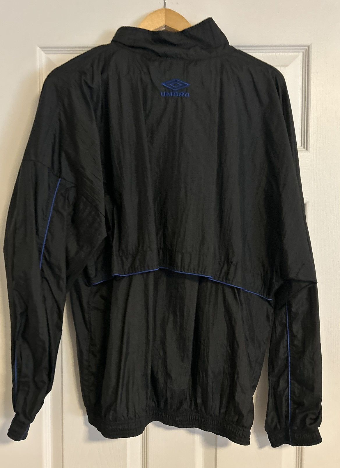 Umbro Vintage Umbro Light Jacket Size US L / EU 52-54 / 3 - 2 Thumbnail