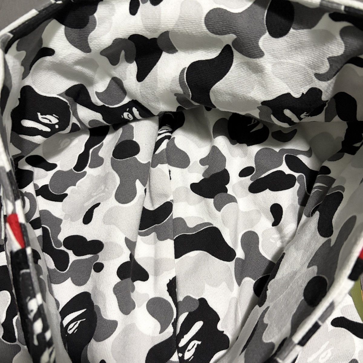 Bape BAPE ABC Camo Shark Pullover Hoodie Medium Charcoal Men’s Size US M / EU 48-50 / 2 - 7 Thumbnail