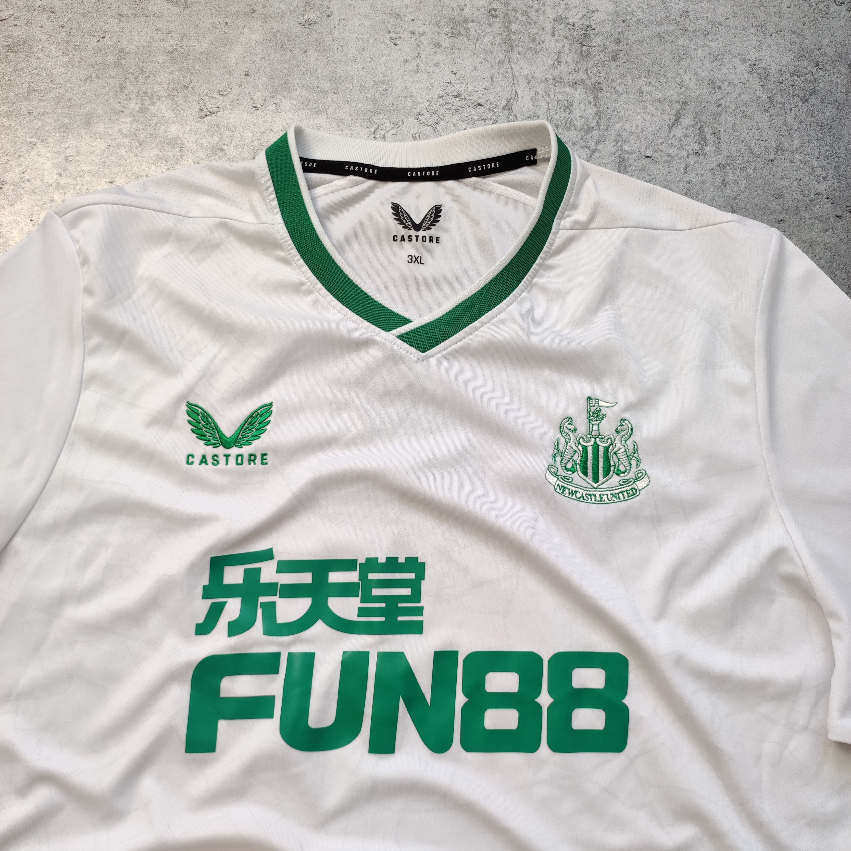 Other Football Core Newcastle United 2022/23 Third Castore Jersey Size US XXL / EU 58 / 5 - 4 Thumbnail