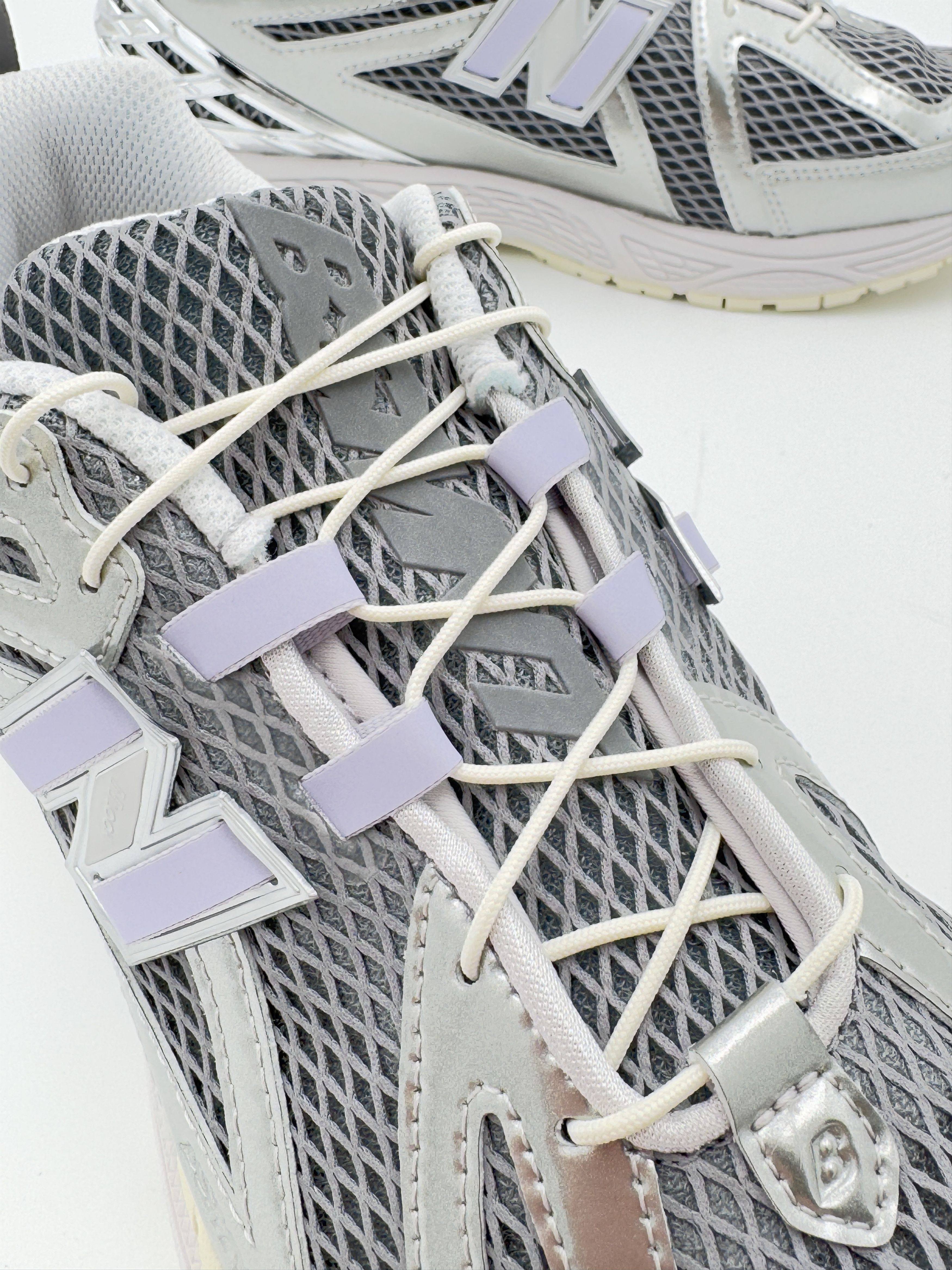 New Balance × The Basement BSMNT x New Balance 1906R Day Chrome White Silver Grey Size US 9.5 / EU 42-43 - 3 Thumbnail
