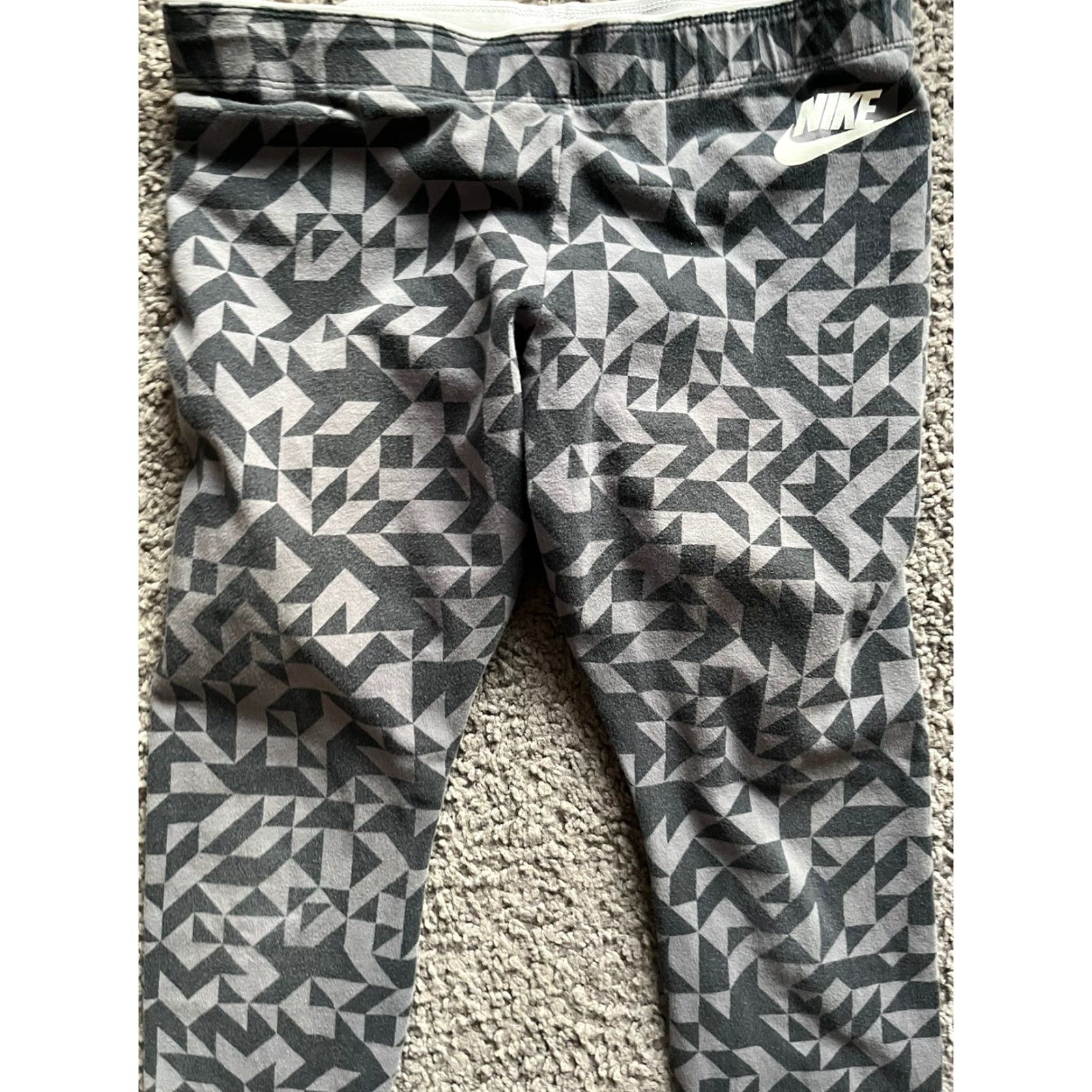 Nike Nike Sportswear NSW Club Tangrams Leggings Women XL Black/White Tangrams Size 40" / US 18 - 2 Thumbnail