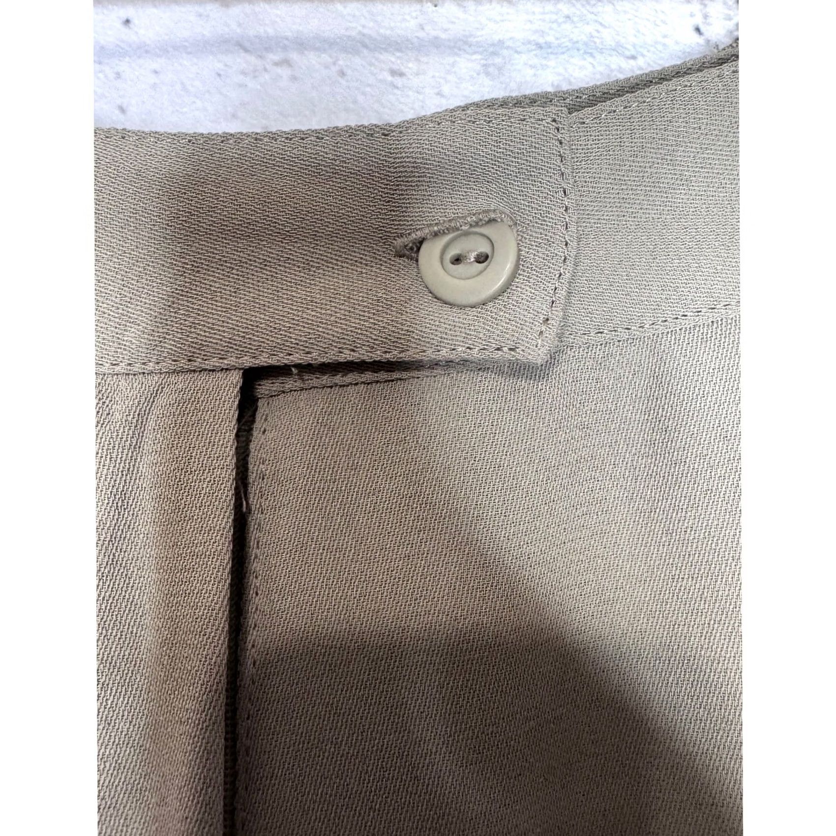 Vintage Ingenuity Beige Pleated Dress Pants Womens Size 14 Poly Polyester Workwear Casual Straight Front Trousers Size 36" / US 14 / IT 50 - 3 Thumbnail