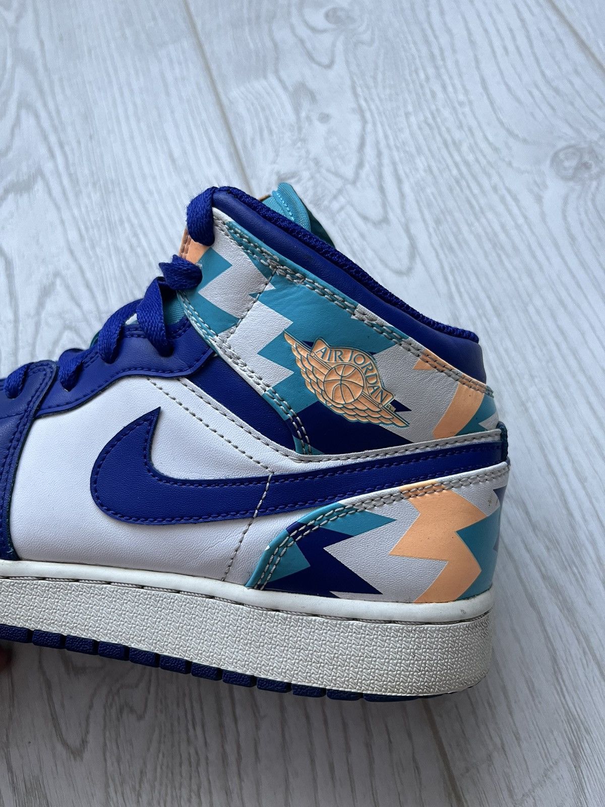Jordan Brand Nike Air Jordan 1 Mid Geometric Blue White Size US 6.5 / EU 39-40 - 3 Thumbnail
