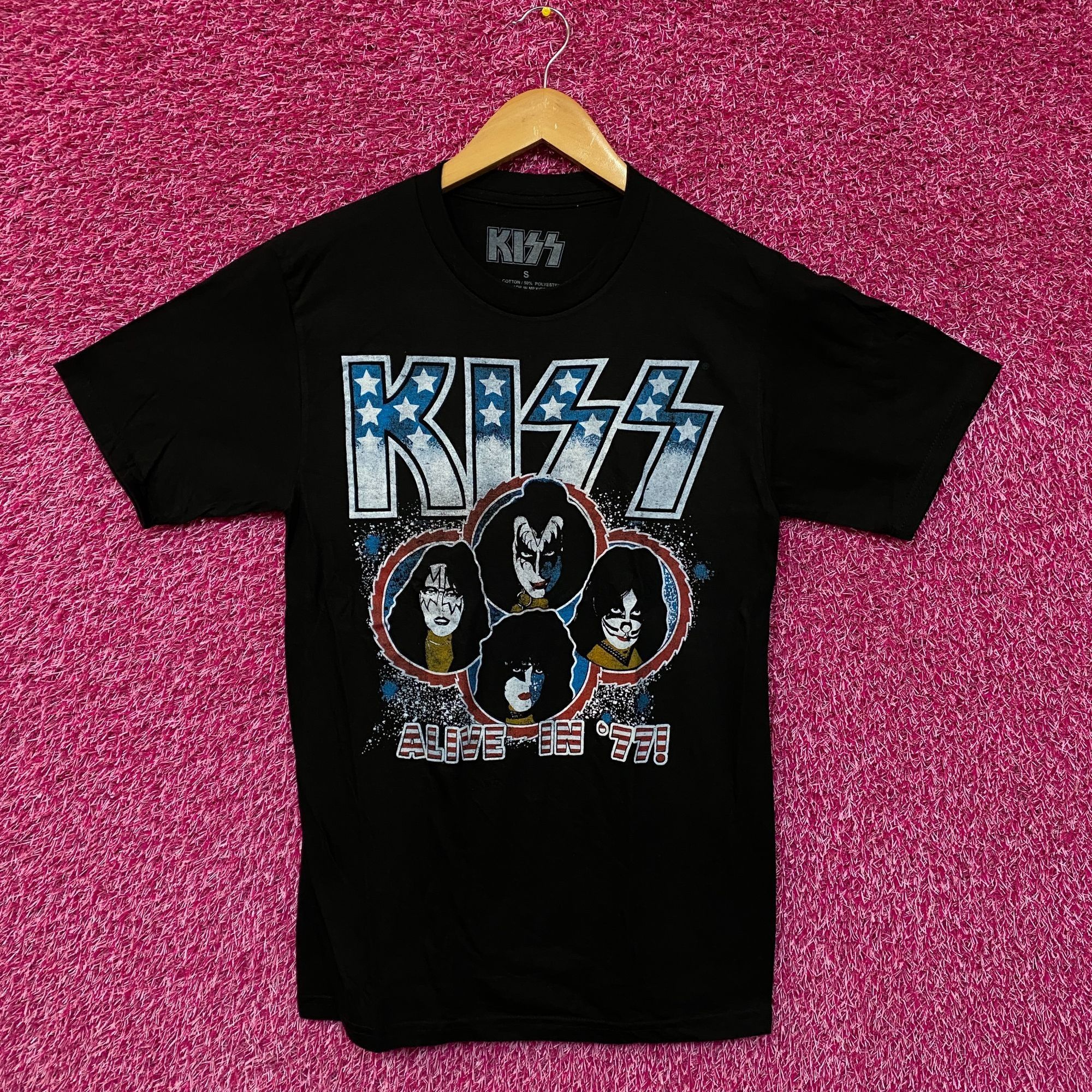 Band Tees Kiss Alive in '77! Rock Tshirt size small Size US S / EU 44-46 / 1 - 1 Thumbnail