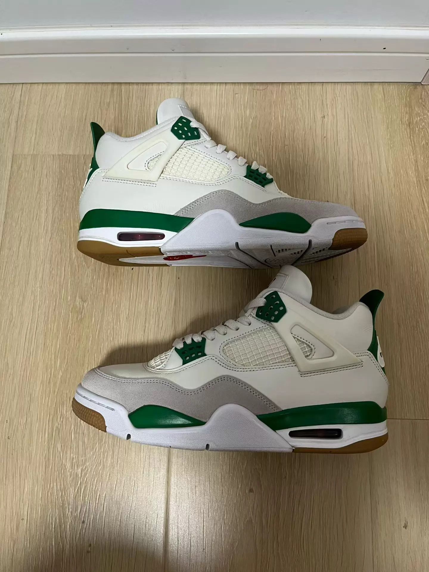Nike Air Jordan 4 AJ4 x Nike SB White/Green 42.5 Worn OG box Size US 9.5 / EU 42-43 - 4 Thumbnail
