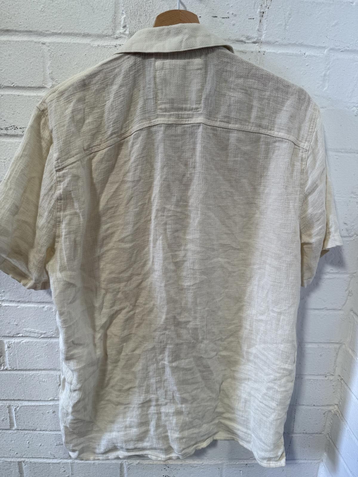 Hollister P-366Hollister Men’s Casual Short Sleeve Shirt - Light Cream Size US L / EU 52-54 / 3 - 4 Thumbnail