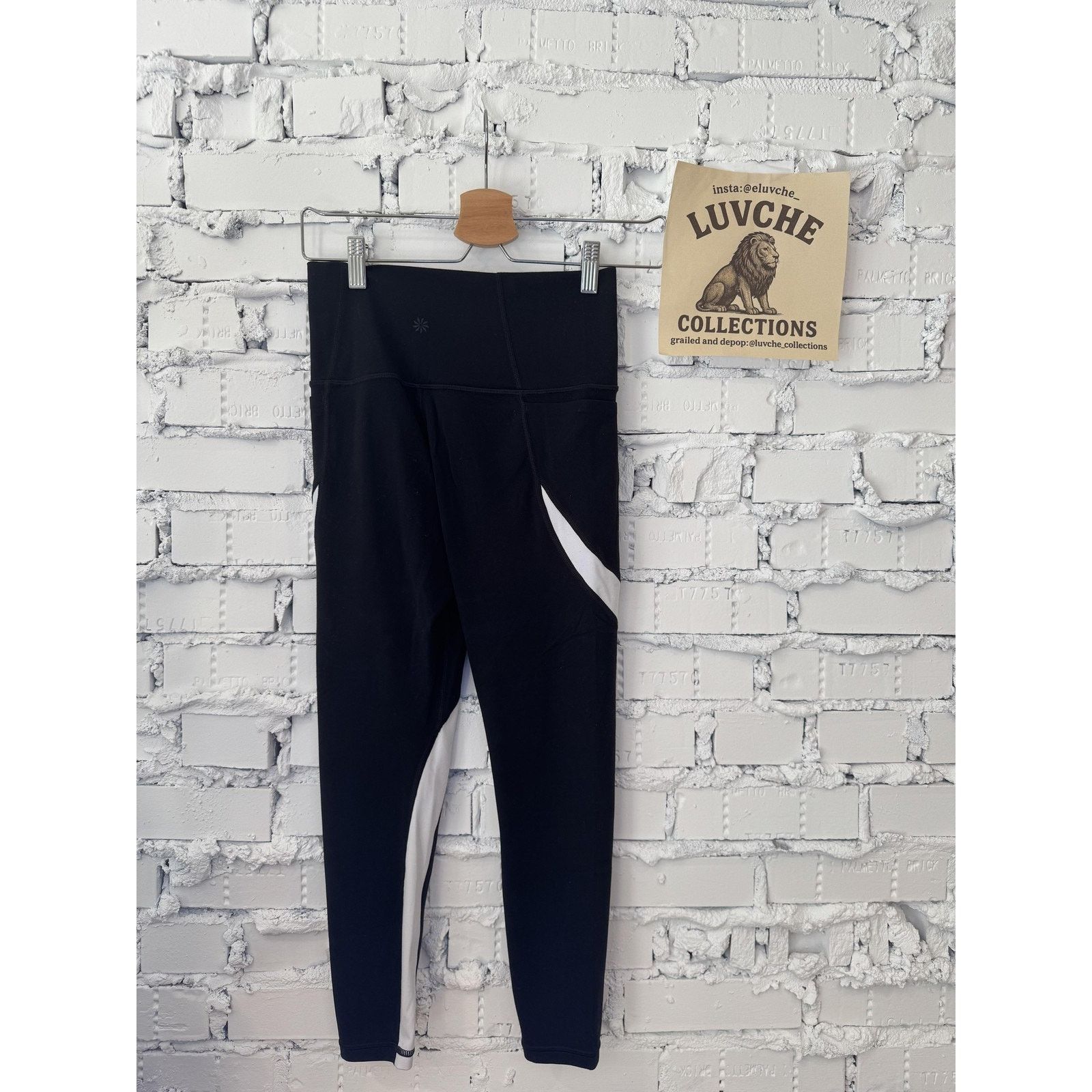 Athleta Athleta Womens XS Salutation Stash Pocket 7/8 Tight Leggings Size 26" / US 2 / IT 38 - 2 Thumbnail