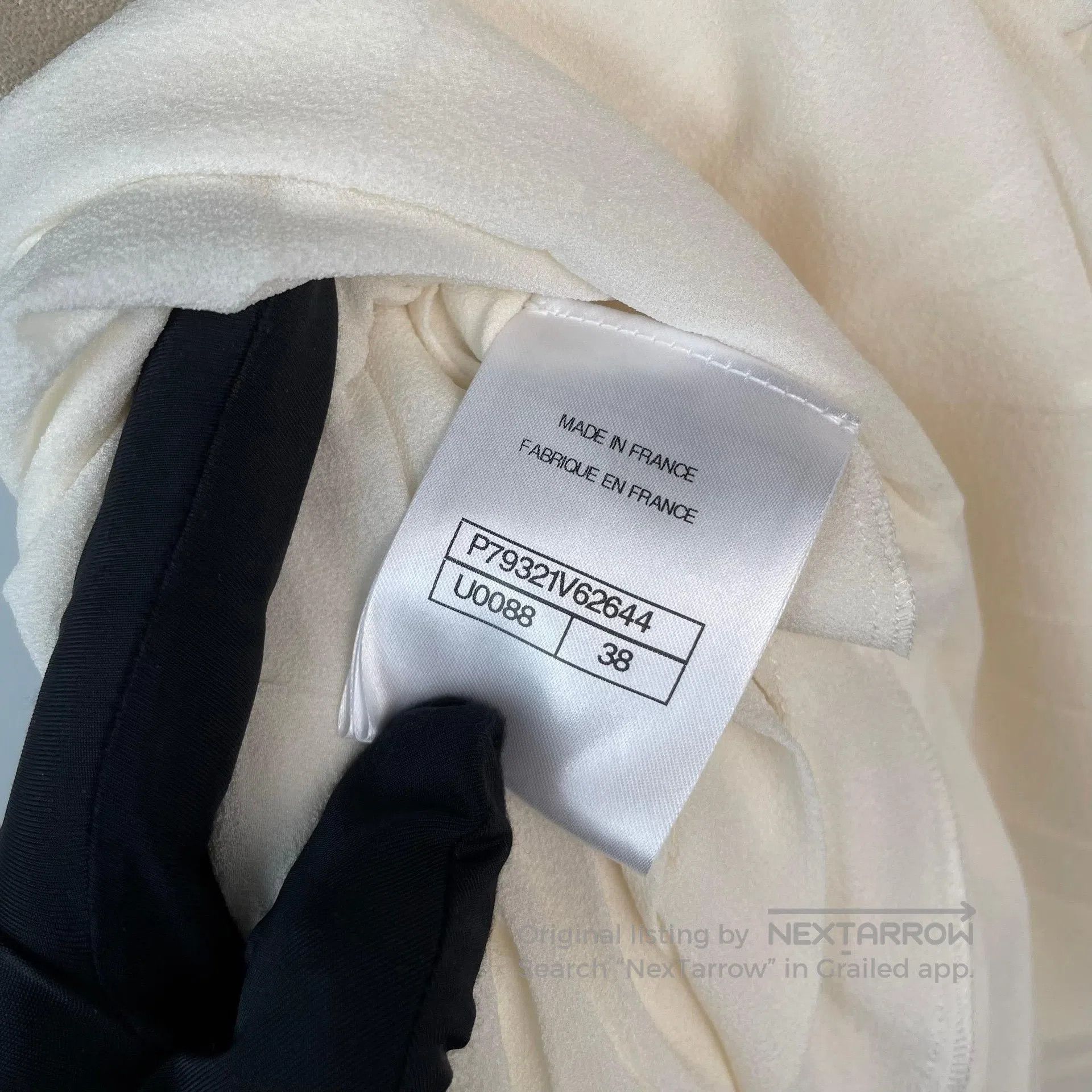 Chanel Chanel White Silk Pleated Diamond Buckle Half Skirt| Size 37" - 7 Thumbnail