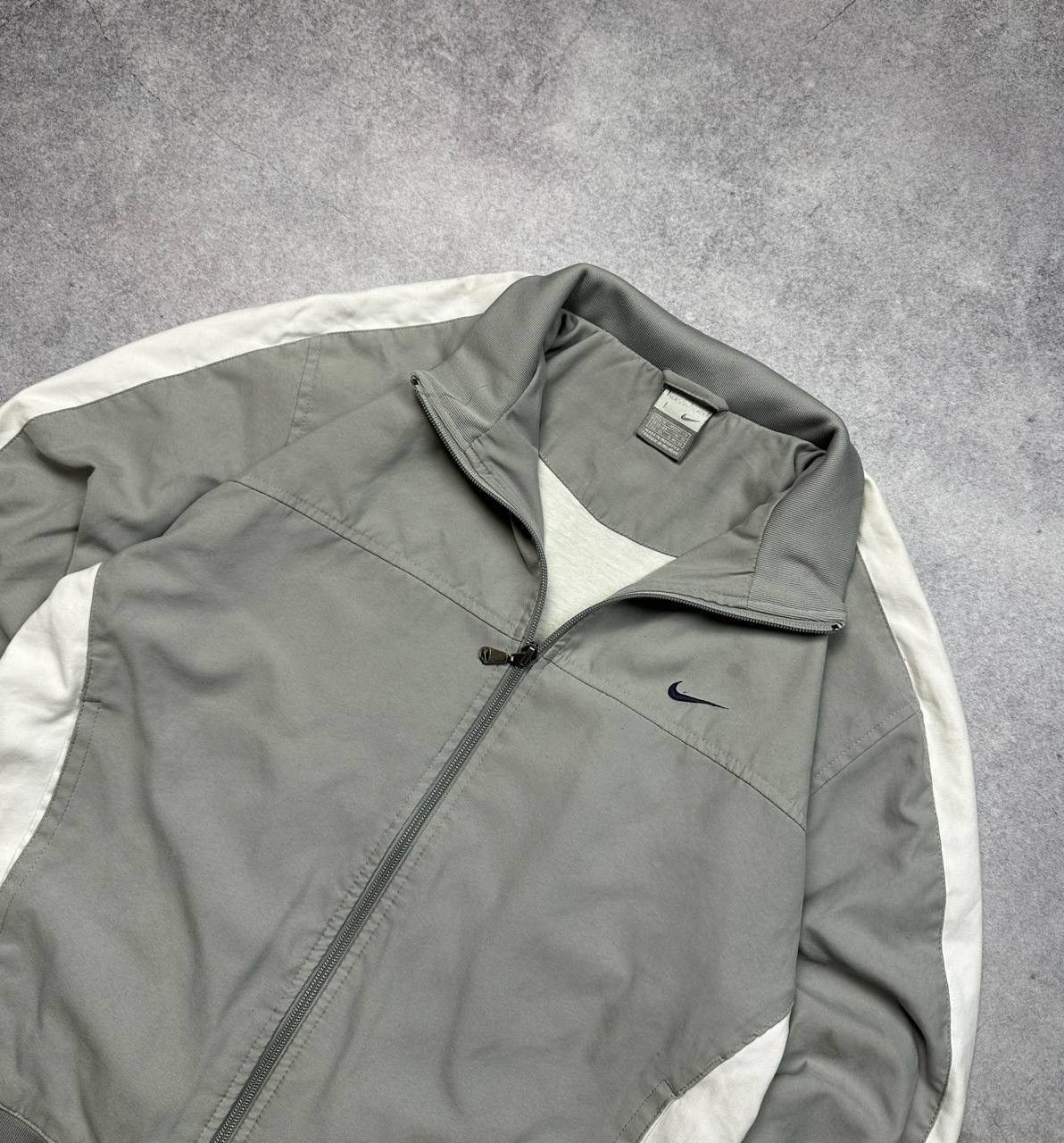 Nike Vintage Nike Track Jacket, Size M – Classic 90s Sportswear Size US M / EU 48-50 / 2 - 2 Thumbnail