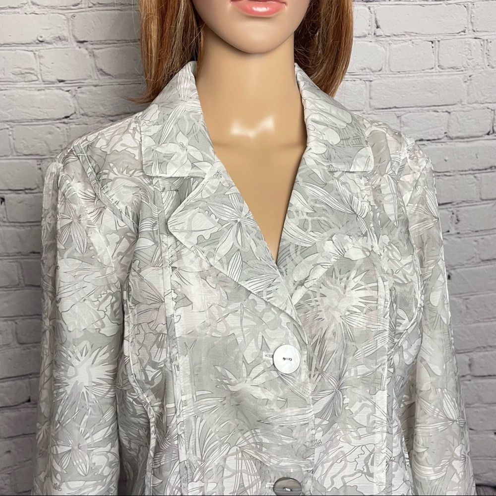 Chicos NWT New $99 Chico's Simple Sheer Saeran Grey Jacket Size 2 Size L / US 10 / IT 46 - 2 Thumbnail