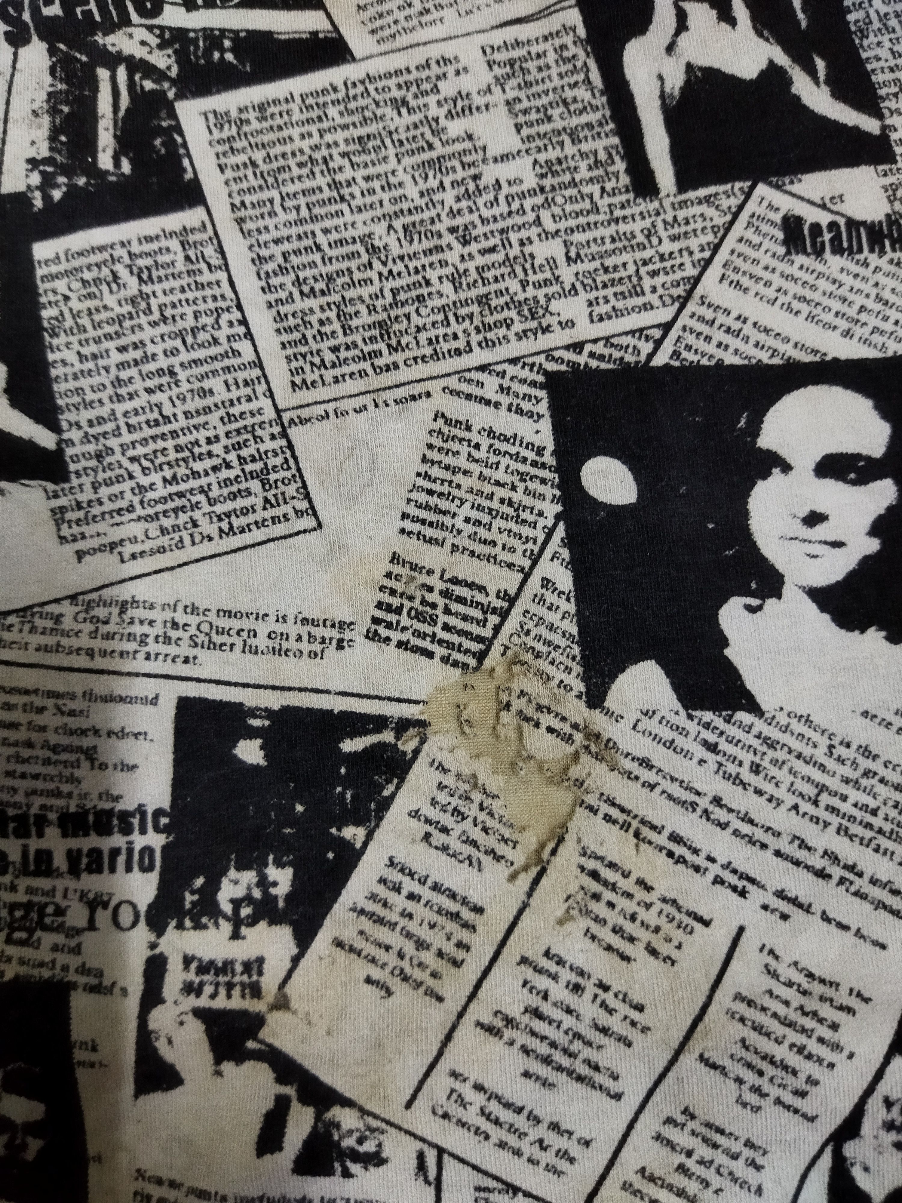 20471120 × Seditionaries Layla Rose Punk Rock Paper Print Tee Size XXS / US 00 / IT 34 - 5 Thumbnail