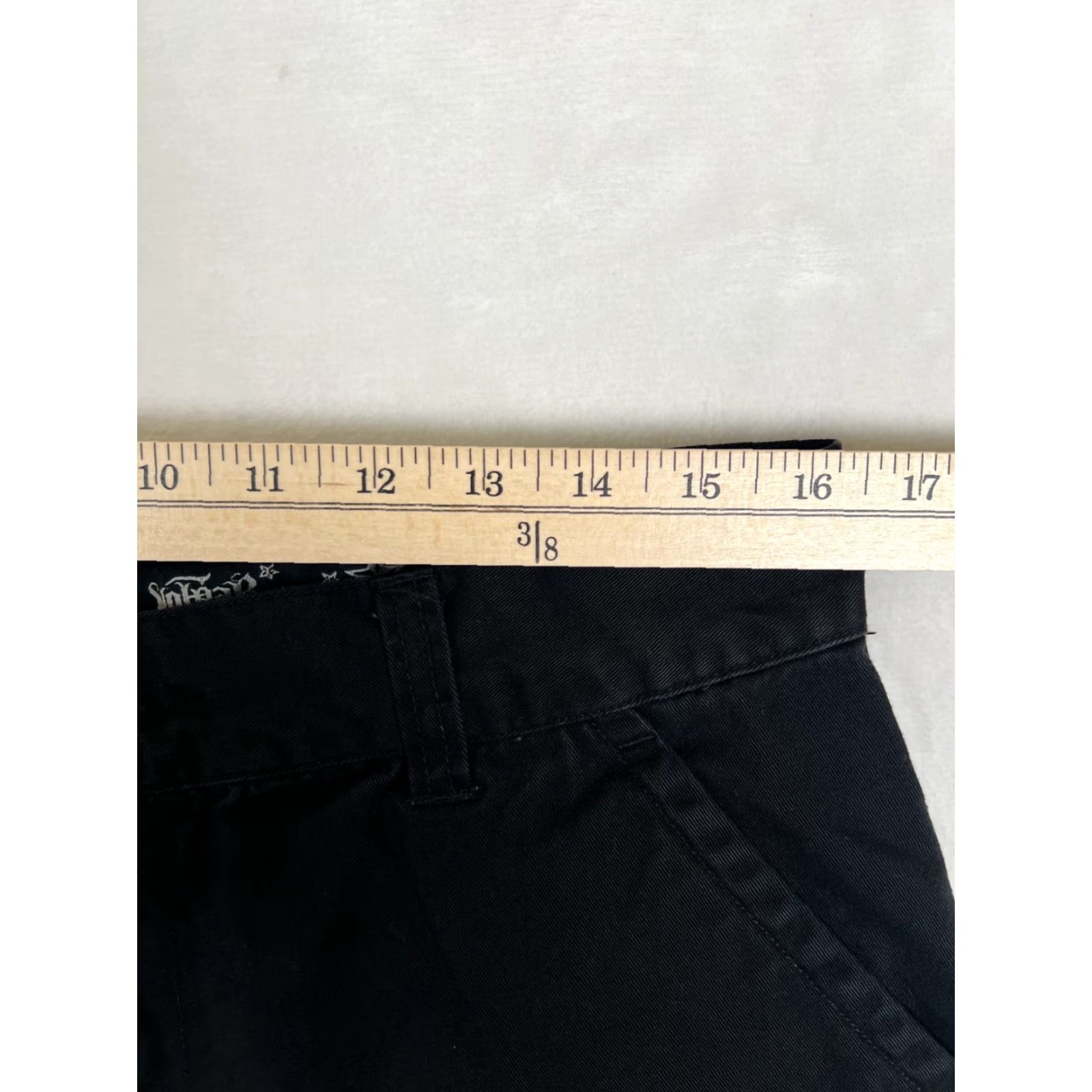 No Fear VINTAGE No Fear Shorts Size 33 Chino Men Black 90s Grunge Cargo Pocket Pockets Summer Spring 11 in Inseam Size US 33 - 6 Thumbnail