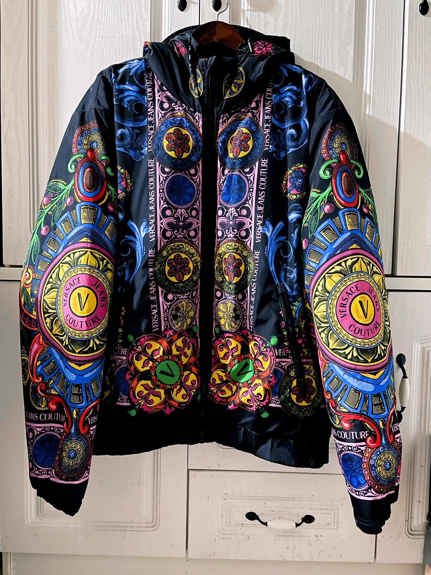 Versace Versace AOP Runway Winter Warm Coat VC Size US L / EU 52-54 / 3 - 1 Thumbnail