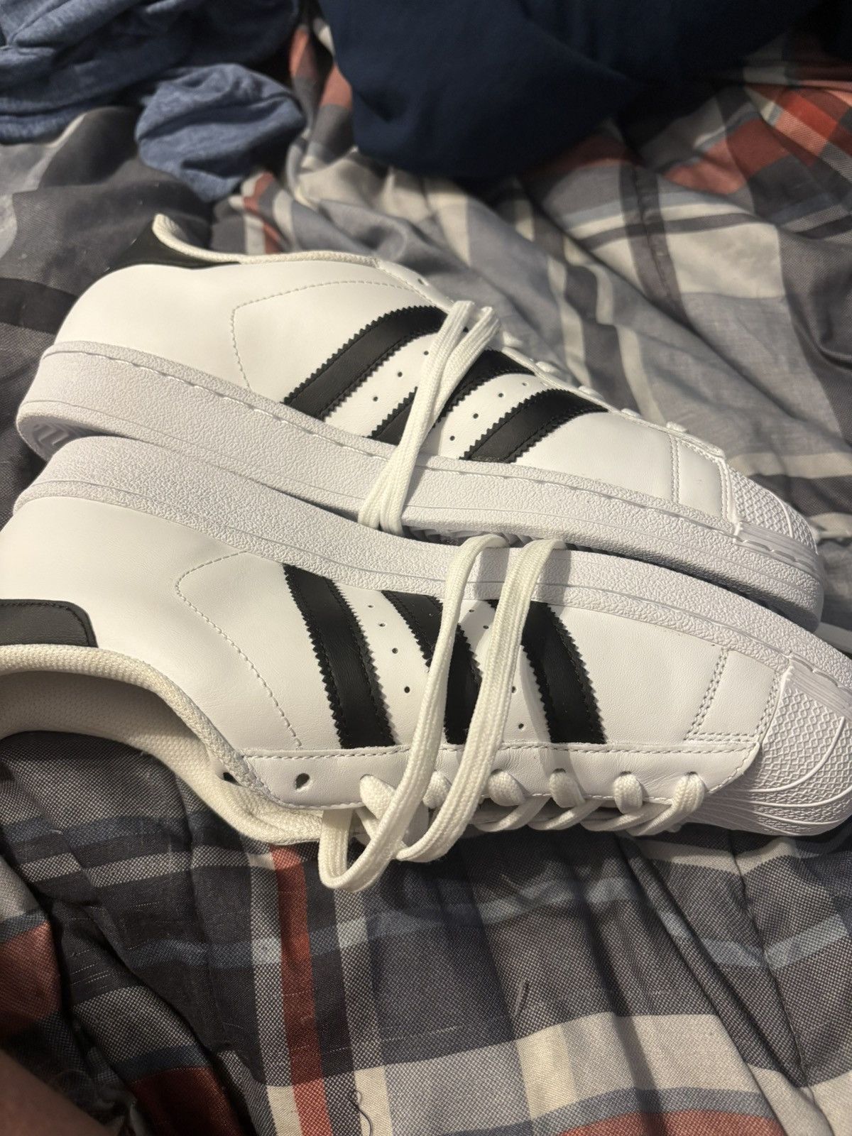 Adidas Adidas Superstars Size US 9 / EU 42 - 3 Thumbnail