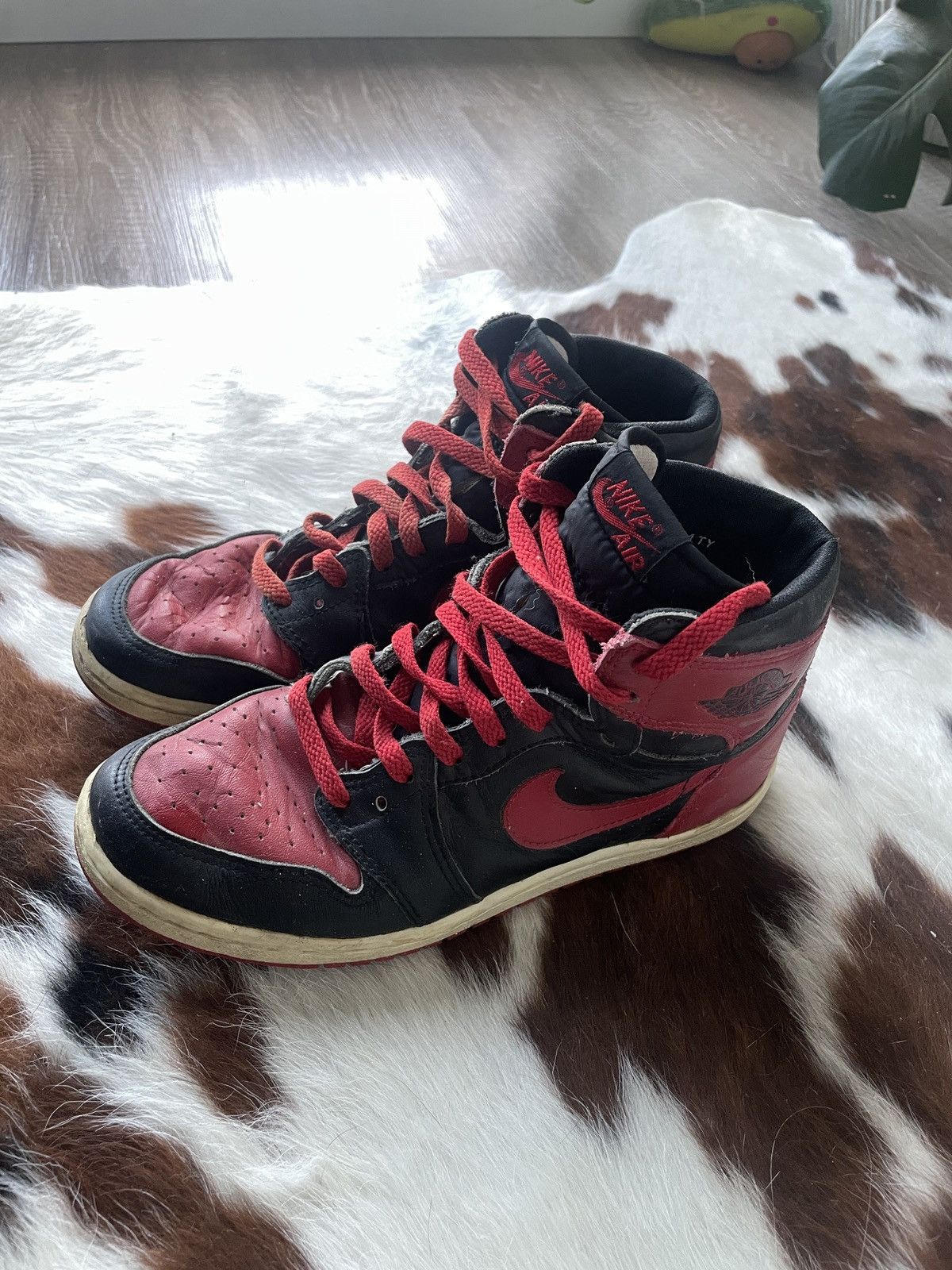 Jordan Brand × Nike × Vintage Nike 1985 Air Jordan 1 black/red sz 7.5 Size US 7.5 / EU 40-41 - 4 Thumbnail