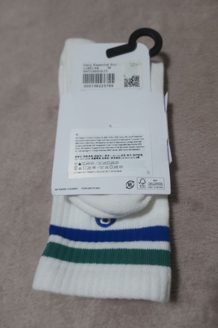 Lululemon Daily Essential Crew White Green/Blue Striped Medium Unisex Size ONE SIZE - 2 Thumbnail