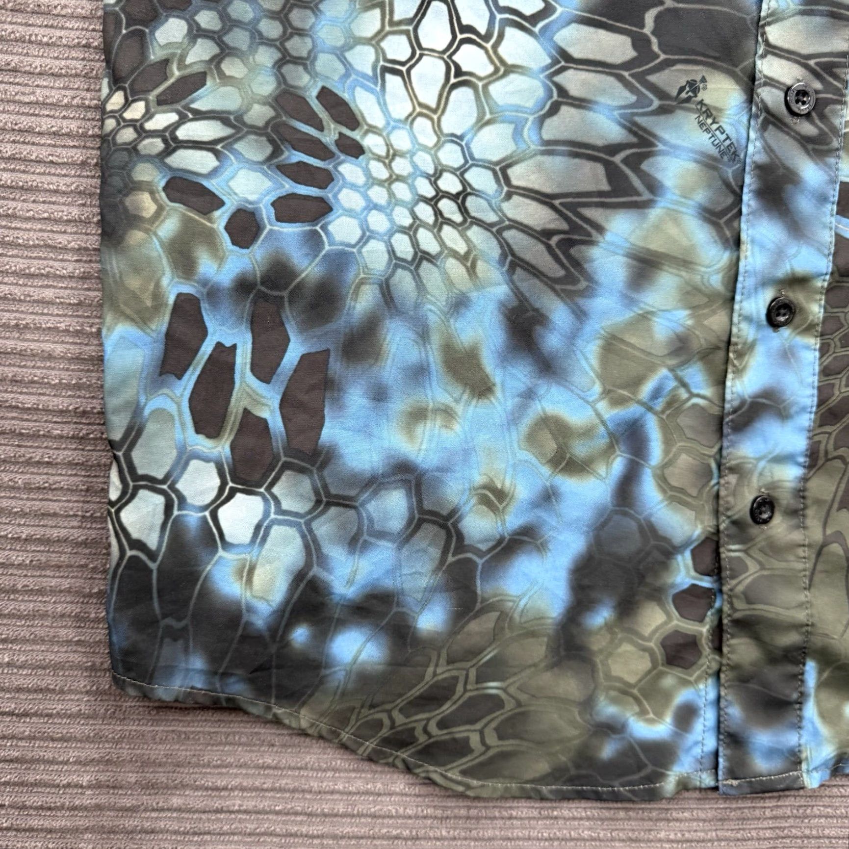 Vintage Huk Shirt Men Small Blue Camo Polyester Fish Outdoor Button-Up Short Sleeve Casual Travel Camouflage breathable Easy Care Lightweight NM Size US S / EU 44-46 / 1 - 6 Thumbnail