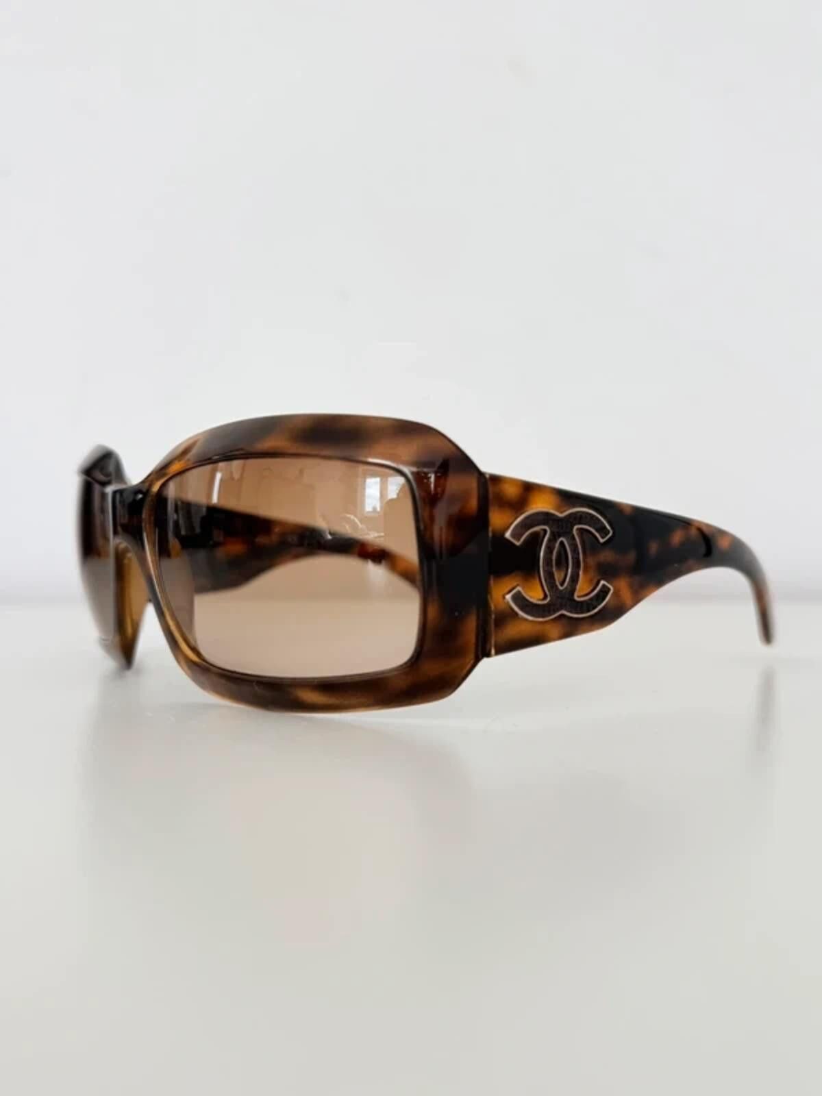 Chanel Chanel 6022-Q Oversized Tortoiseshell Sunglasses Size ONE SIZE - 2 Thumbnail
