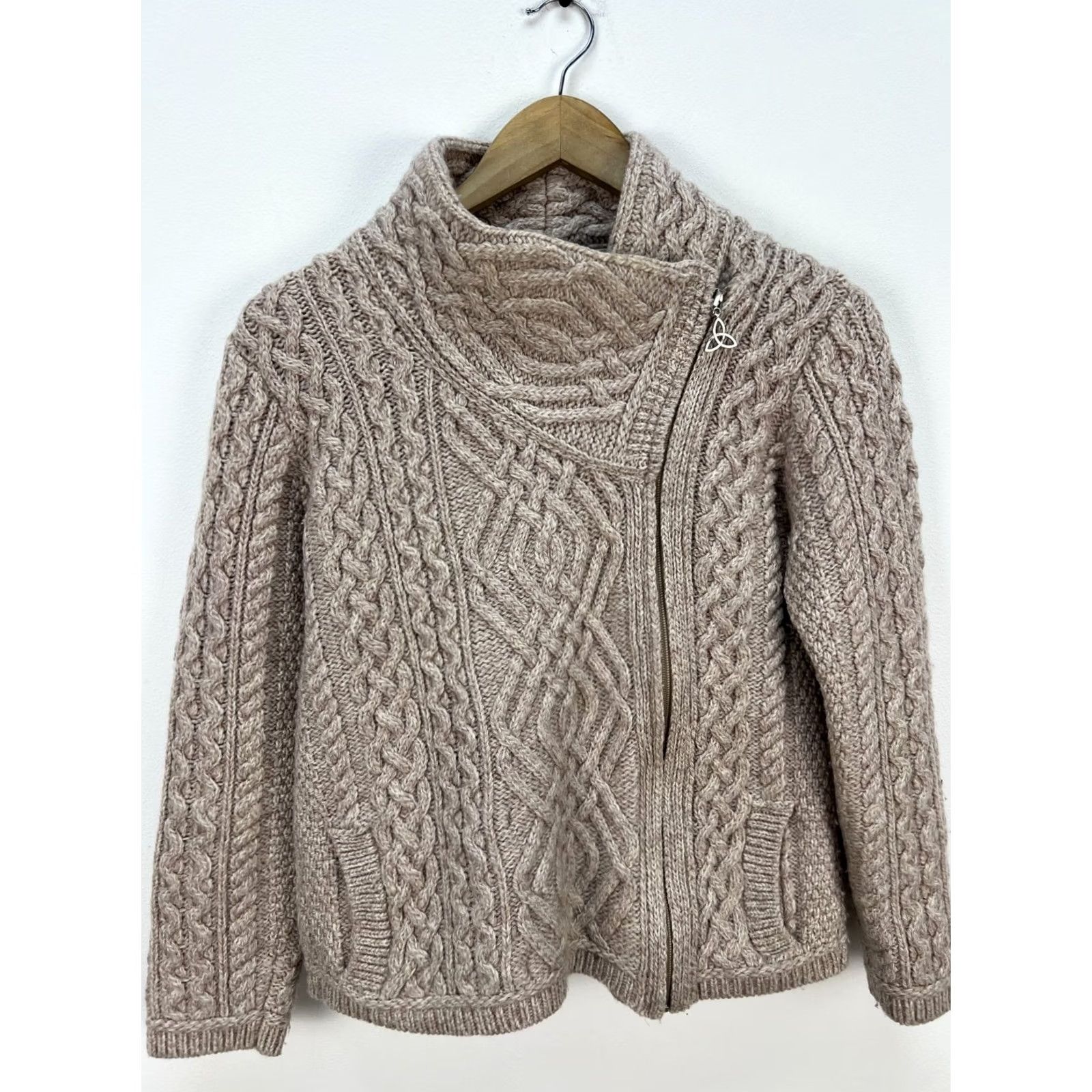 Vintage VINTAGE Aran Crafts Claddagh Side Zip Wool Cardigan XS Womens Beige Knit Biker, Cardigan, Sweater, Wool, Cable-Knit, Fall Winter, Regular, Women Size XS / US 0-2 / IT 36-38 - 2 Thumbnail