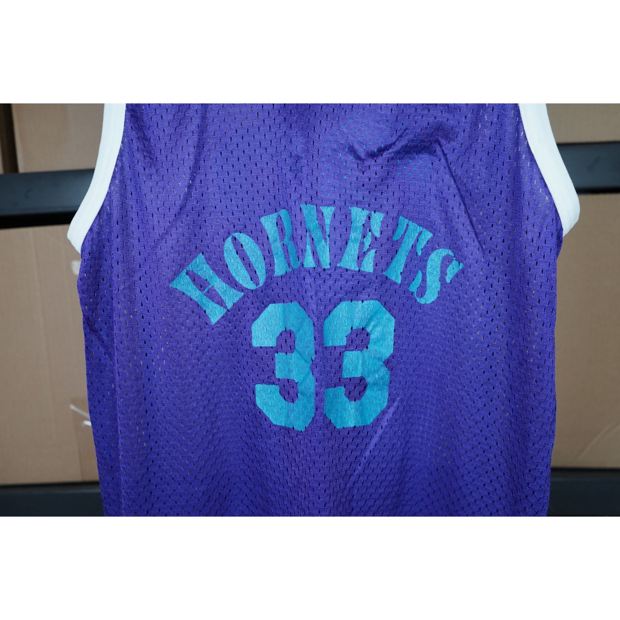 NBA × Vintage Vintage Hornets Basketball Jersey Men's M #439 Size US M / EU 48-50 / 2 - 3 Thumbnail