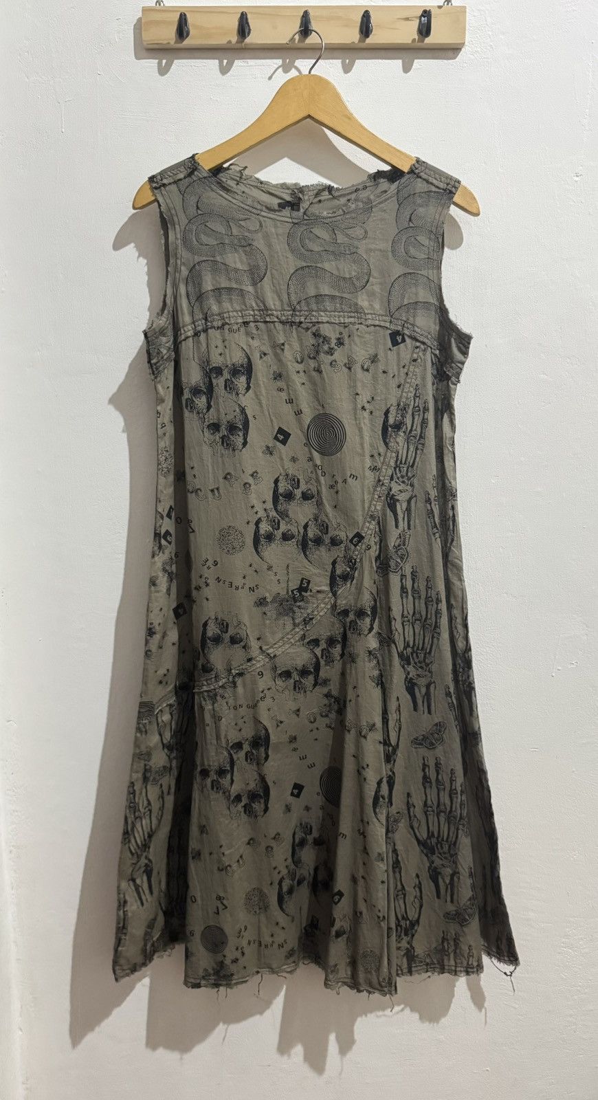 Hysteric Glamour HYSTERIC GLAMOUR SNAKE SKULL SLEEVESS DRES Size M / US 6-8 / IT 42-44 - 2 Thumbnail