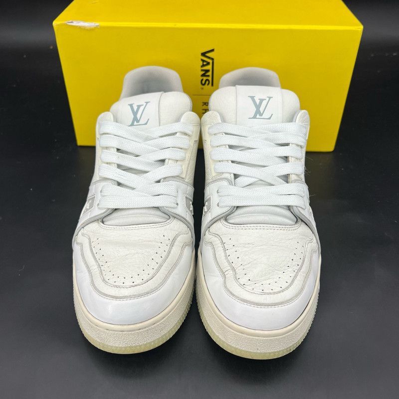 Louis Vuitton Louis Vuitton Trainer White Low Top Fashion Sneakers - Size US 8 / EU 41 - 2 Thumbnail