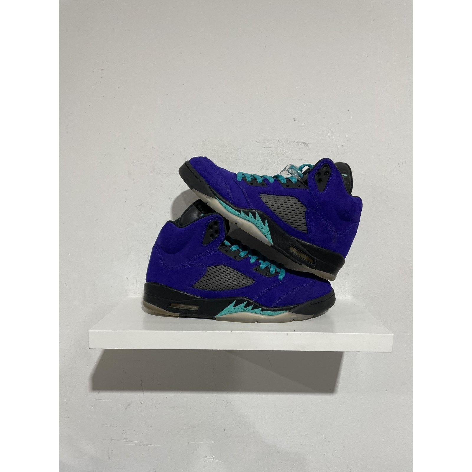 Jordan Brand JORDAN 5 RETRO ALTERNATE GRAPE SIZE 10 PREOWNED Size US 10 / EU 43 - 1 Thumbnail