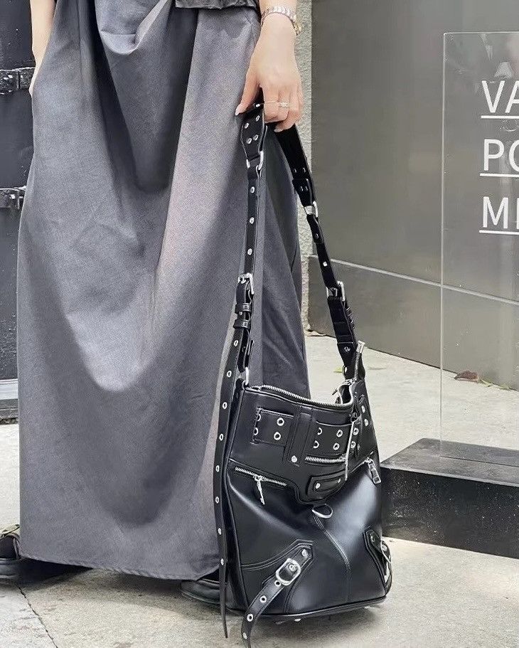 Japanese Brand × Other High Street Gothic Capacity Crossbody Bag Unisex Size ONE SIZE - 8 Thumbnail