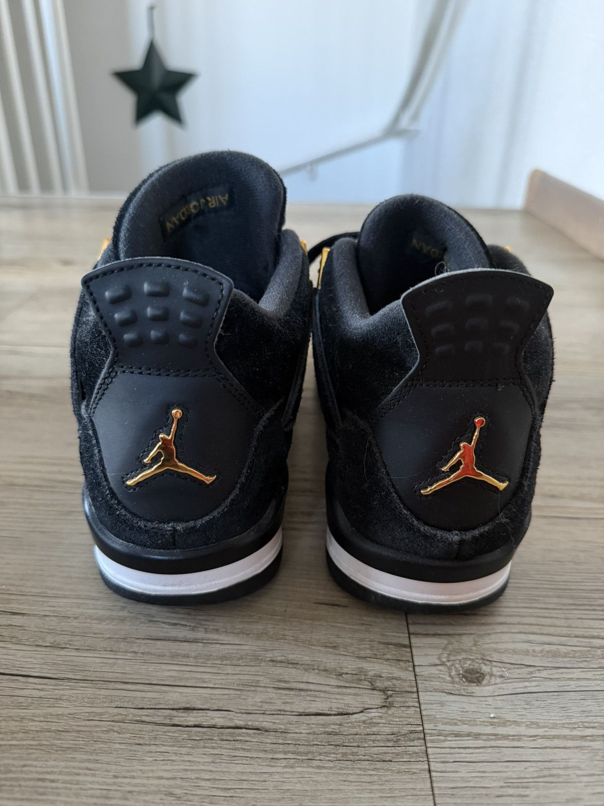 Jordan Brand Jordan 4 Retro Royalty (GS) Size US 6.5 / EU 39-40 - 4 Thumbnail