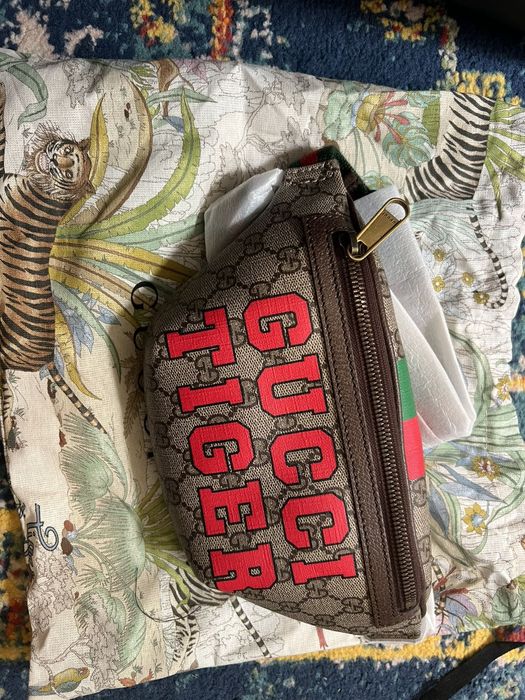 Gucci tiger cheap waist bag